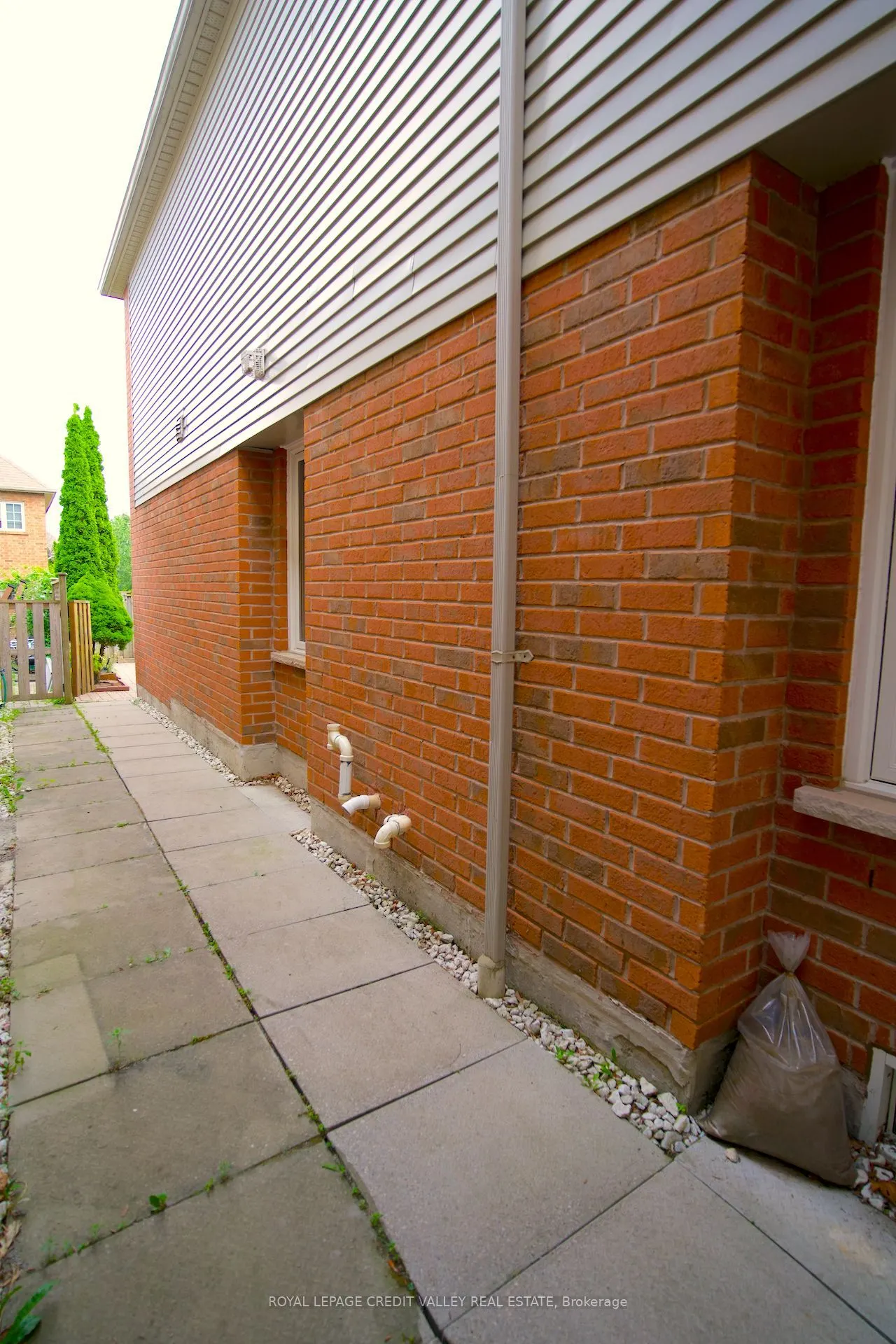 464 Dalmuir Mews