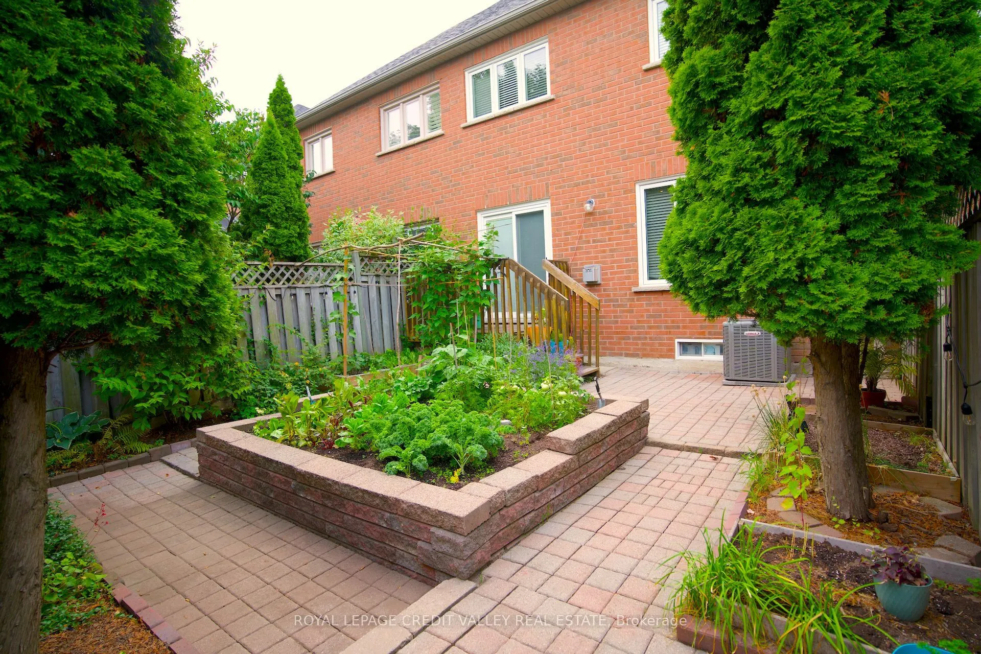 464 Dalmuir Mews