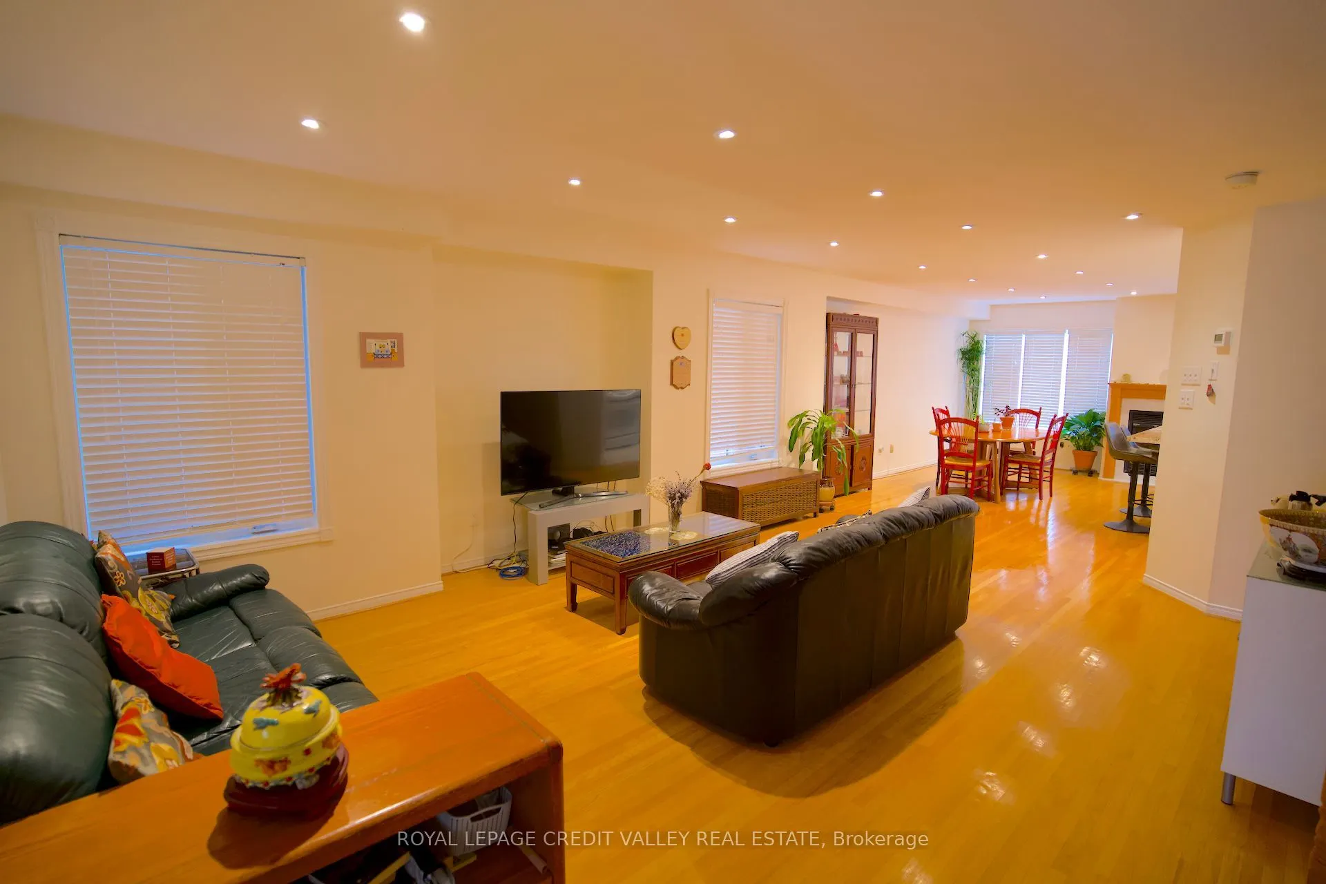 464 Dalmuir Mews
