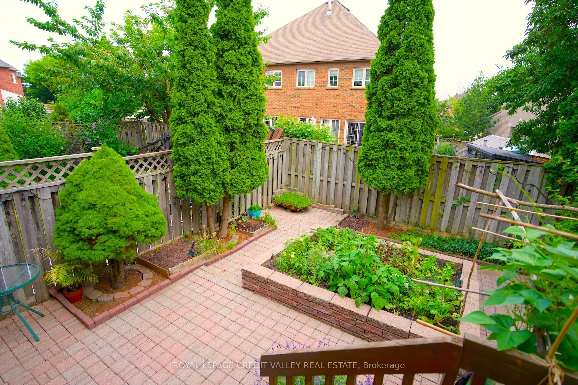 464 Dalmuir Mews
