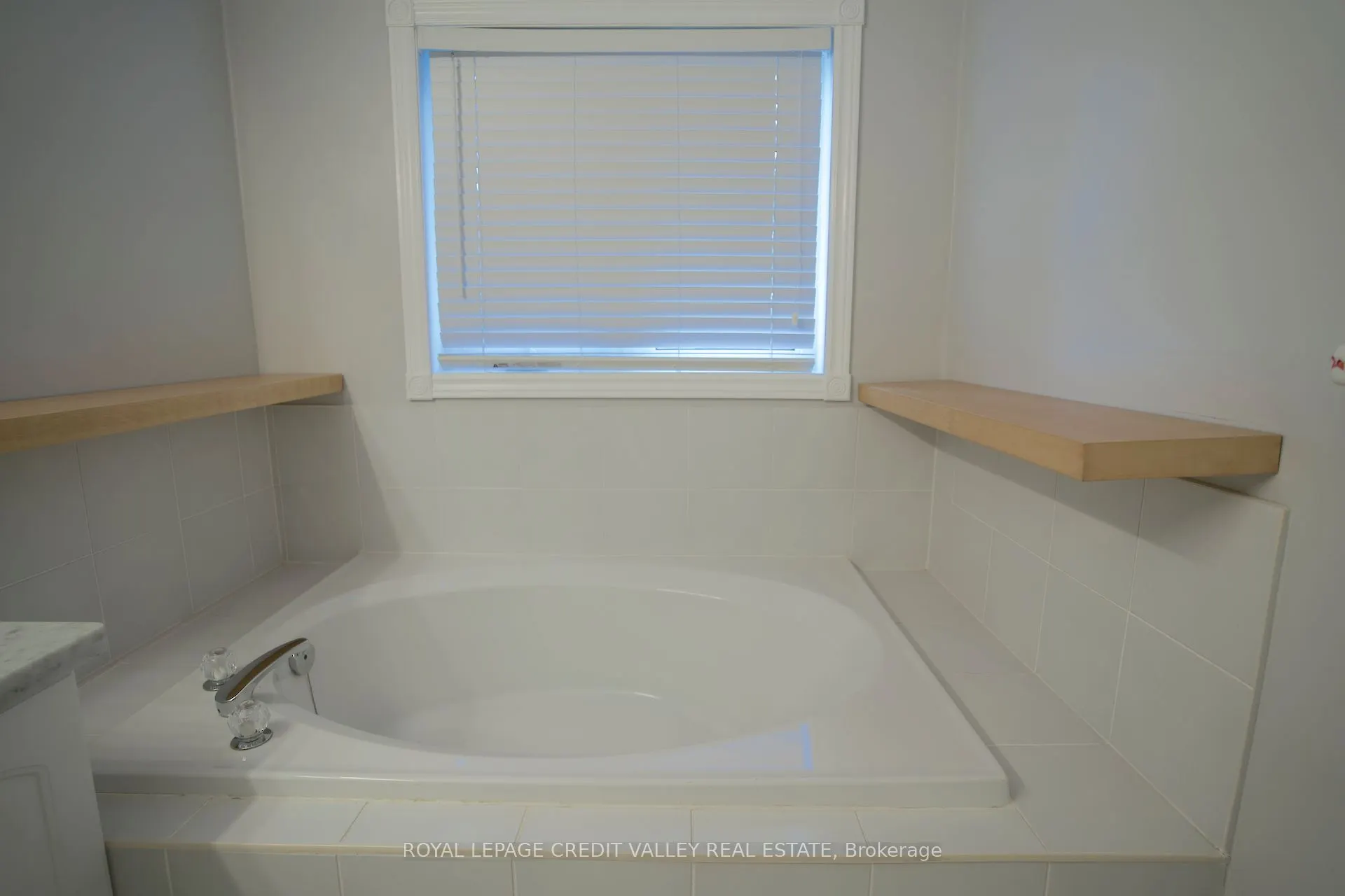 464 Dalmuir Mews