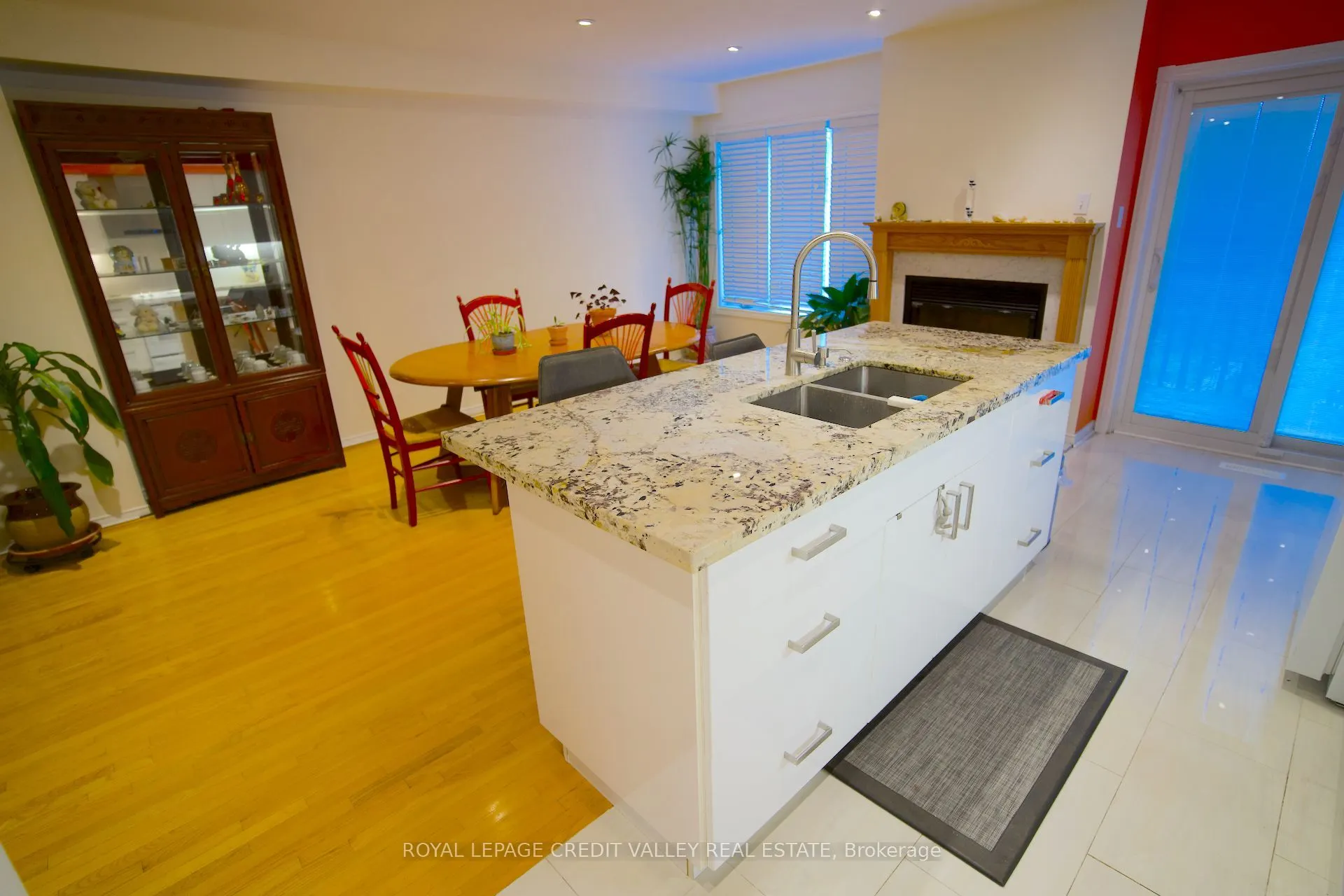 464 Dalmuir Mews
