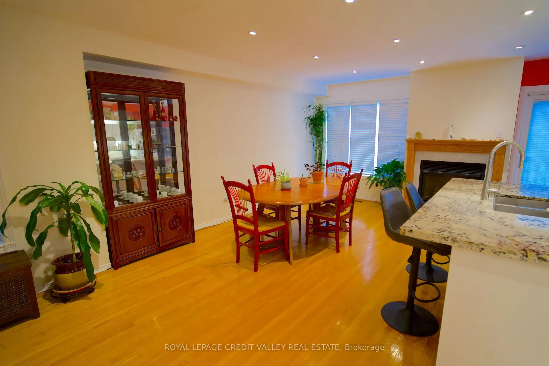 464 Dalmuir Mews