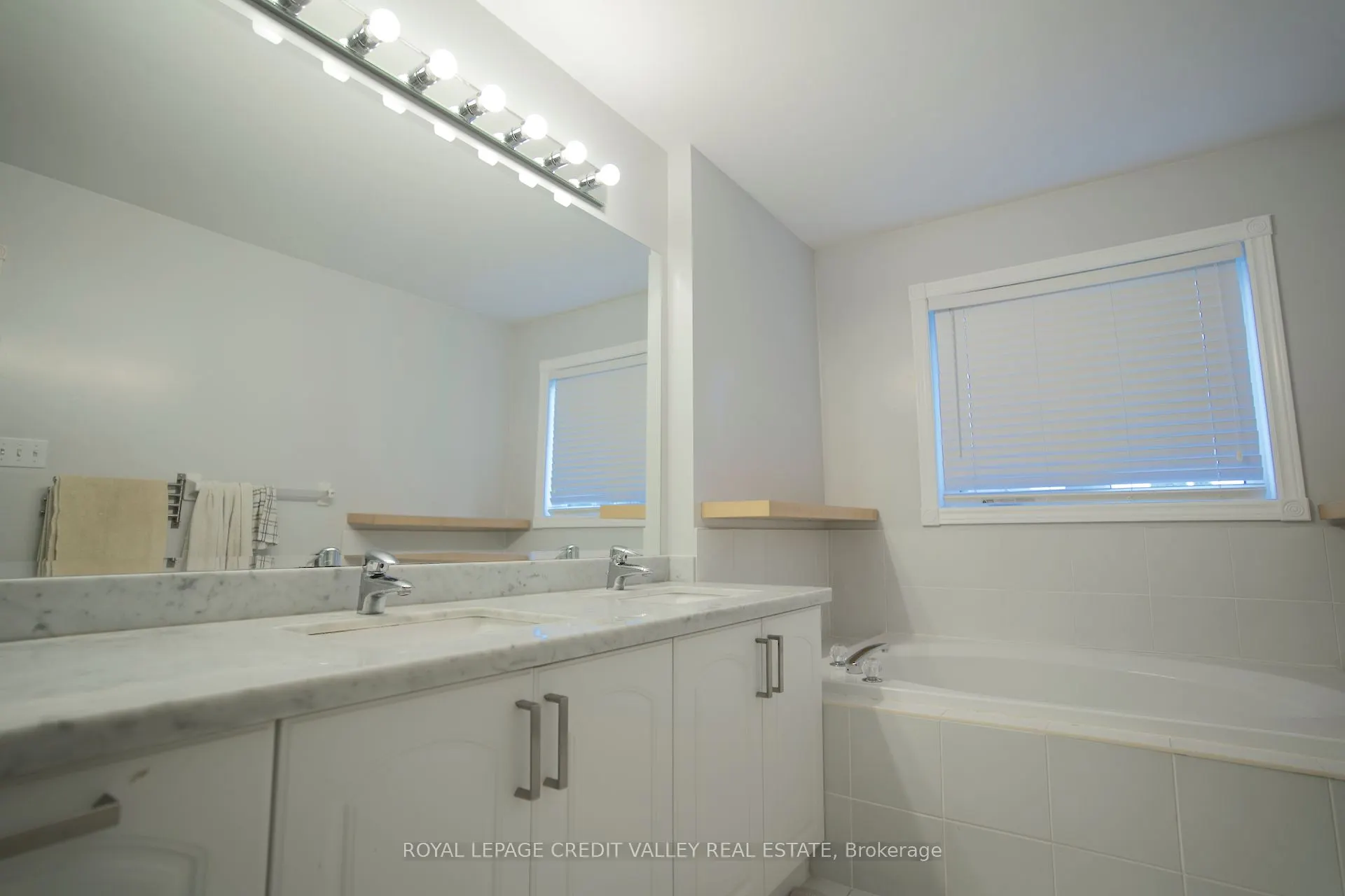 464 Dalmuir Mews