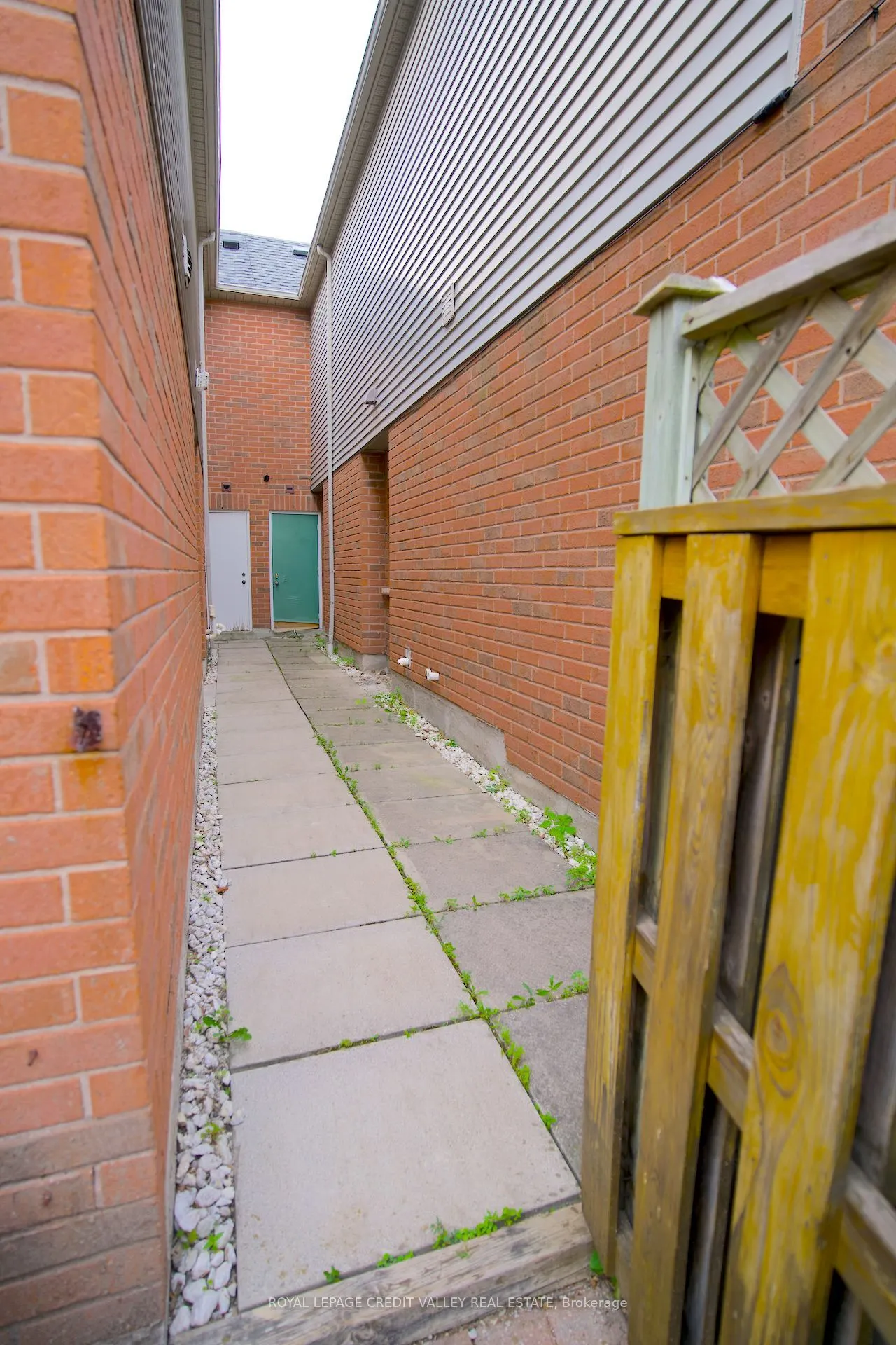 464 Dalmuir Mews