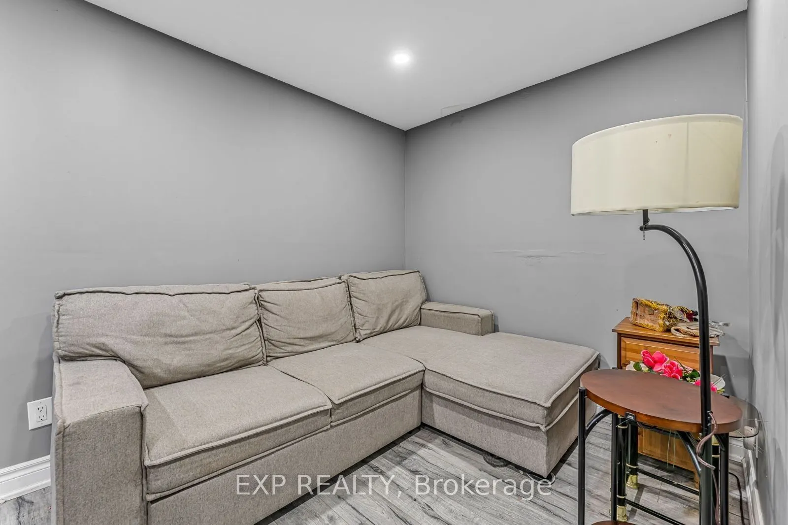 5547 Cortina Crescent