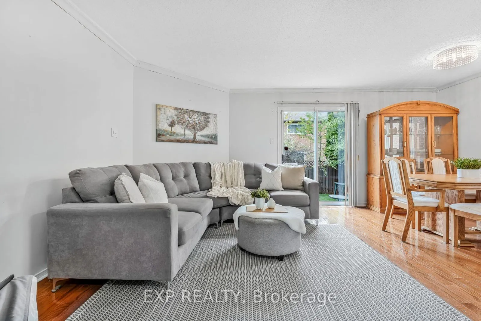 5547 Cortina Crescent
