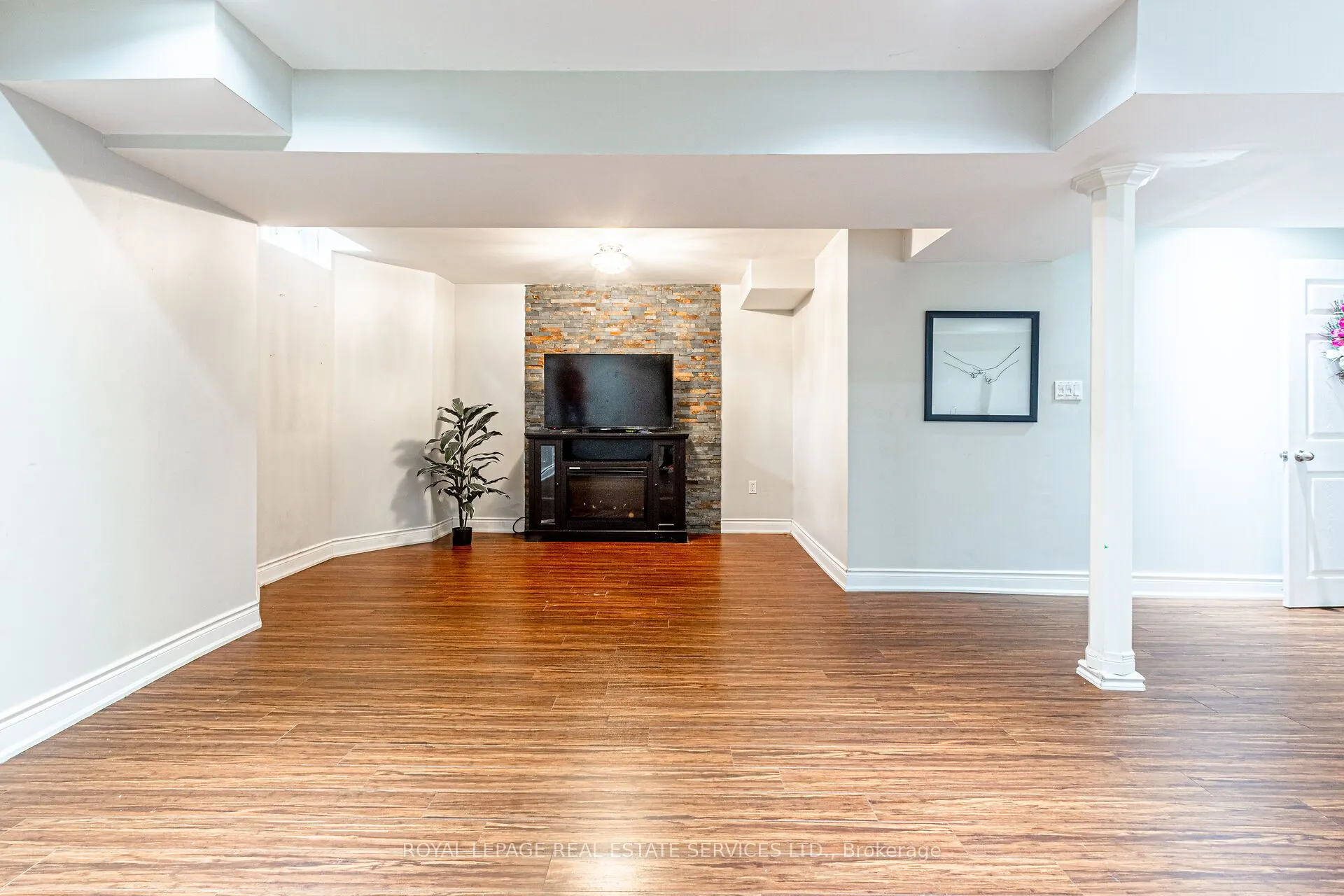 1536 Kirkrow Crescent