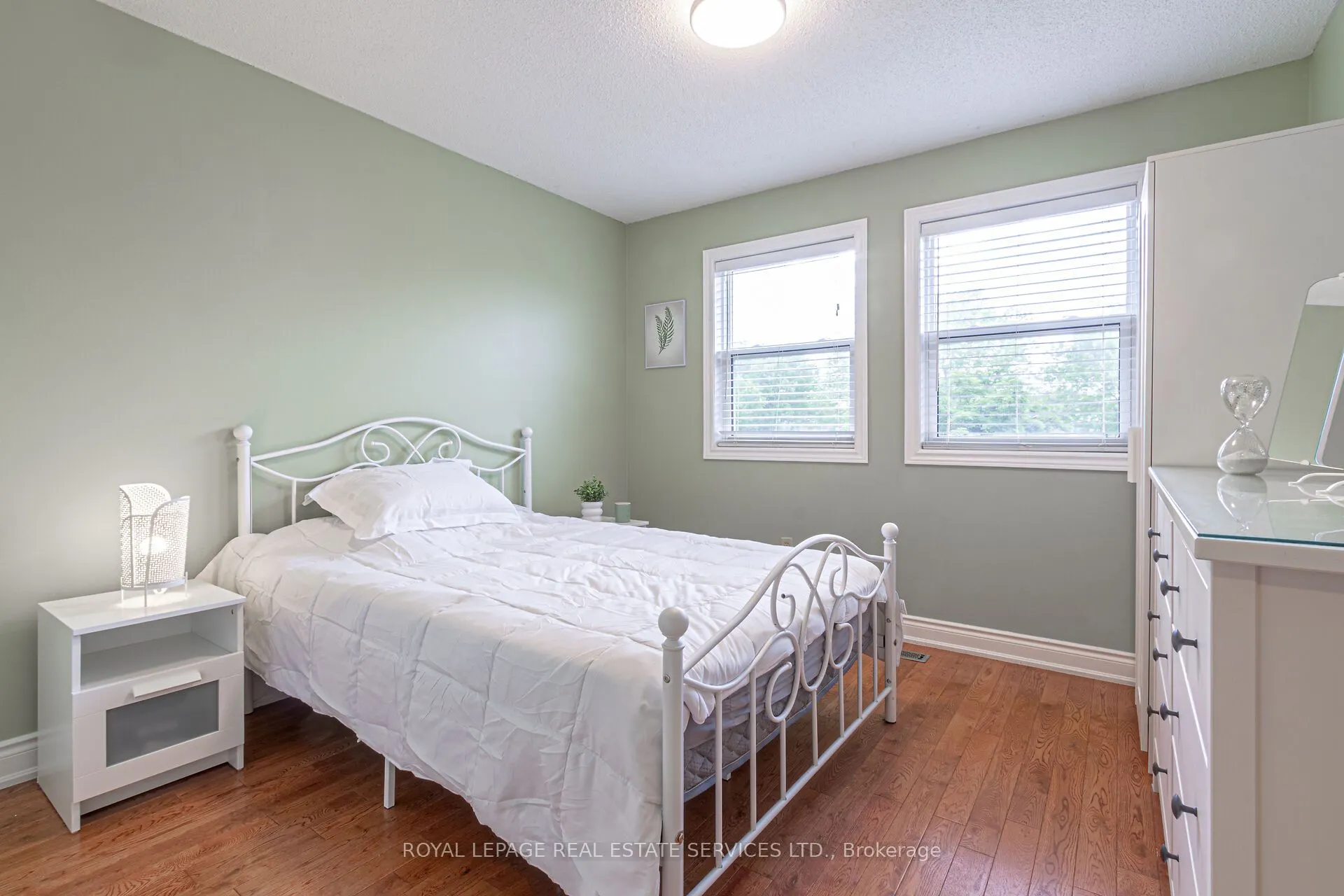 1536 Kirkrow Crescent