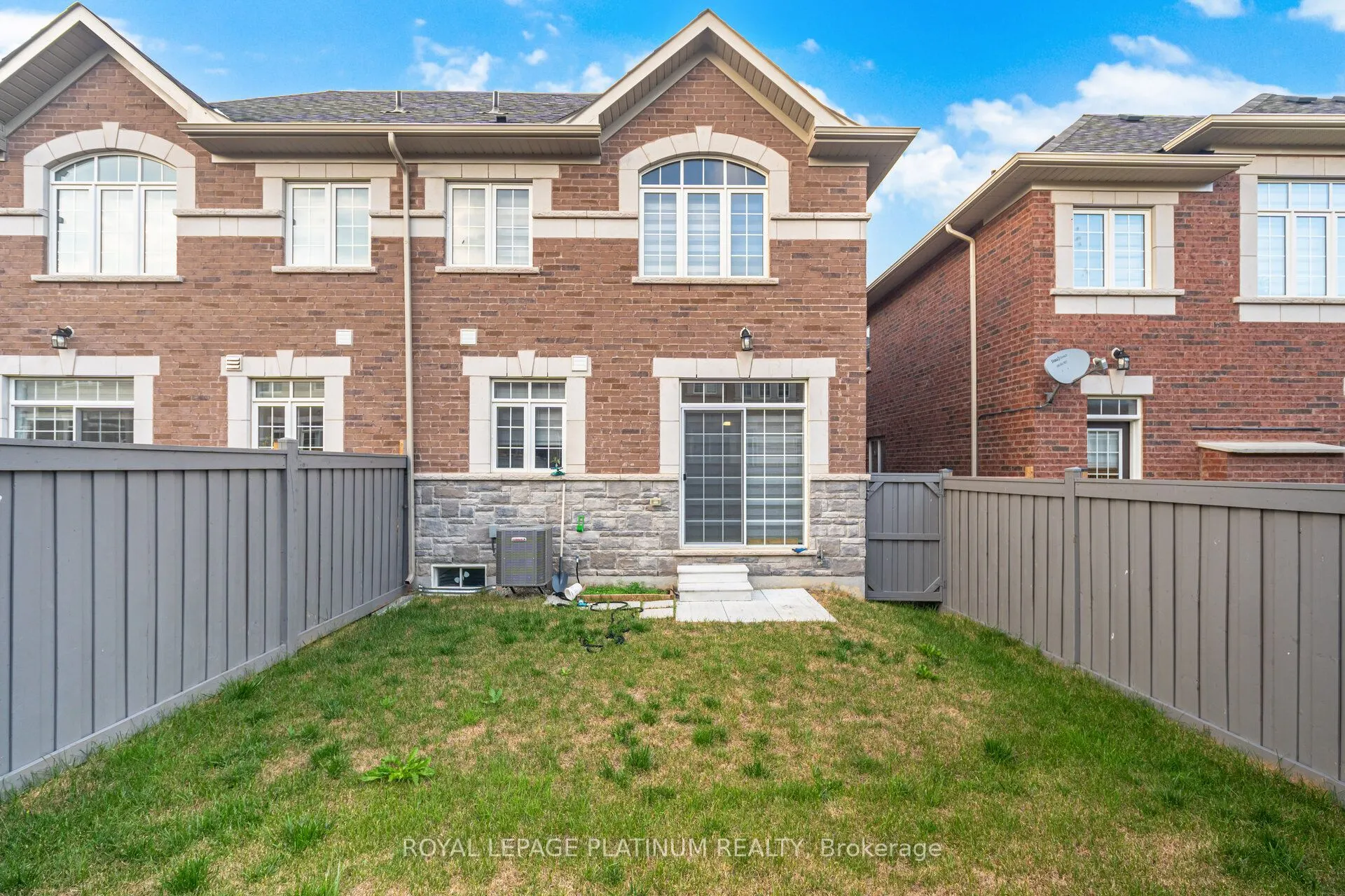 29 Overstone Road