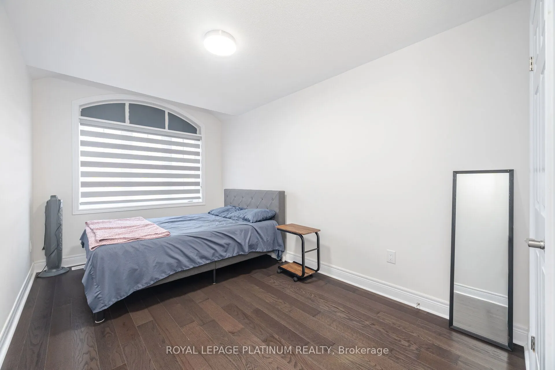 29 Overstone Road