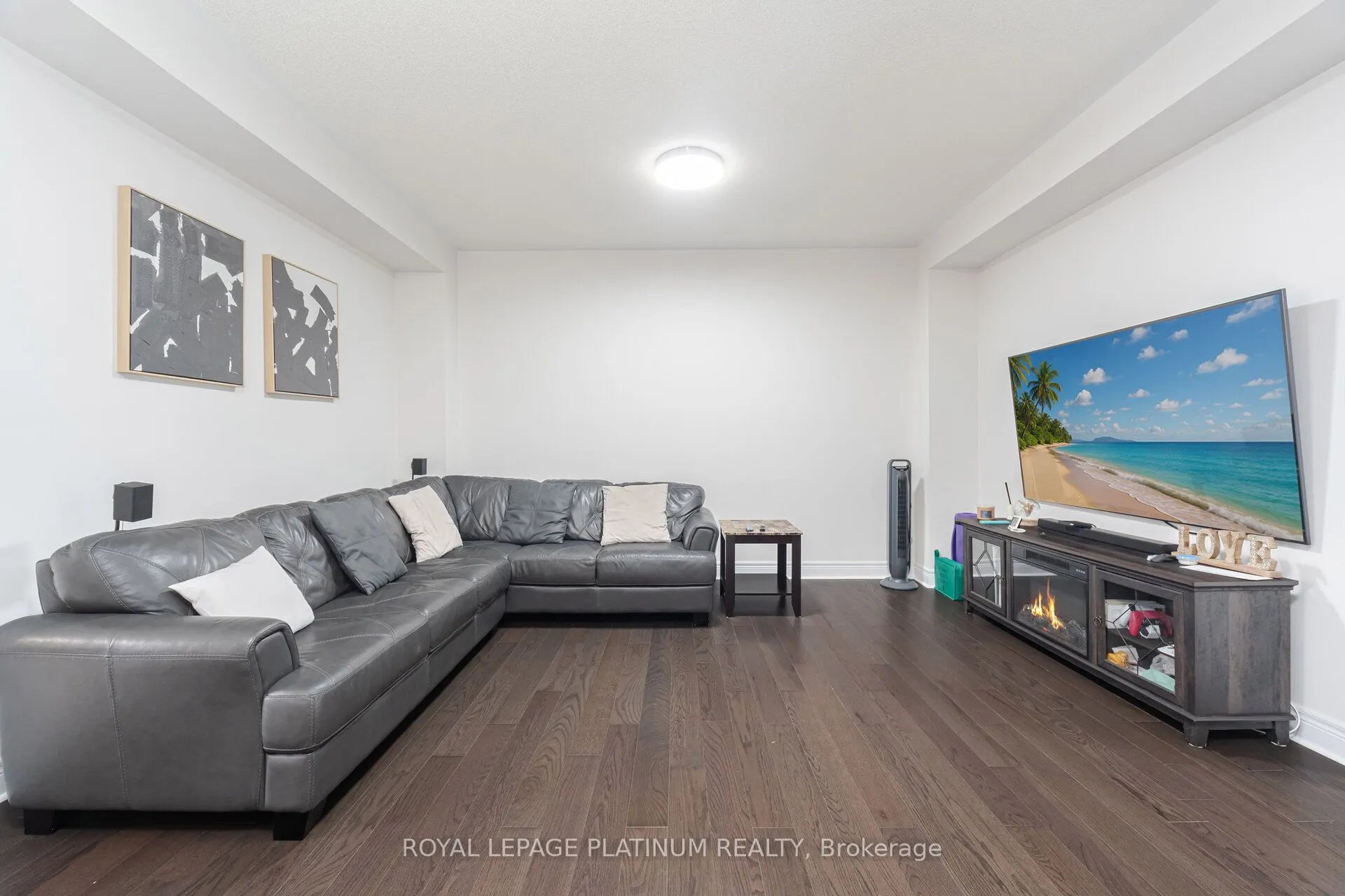 29 Overstone Road