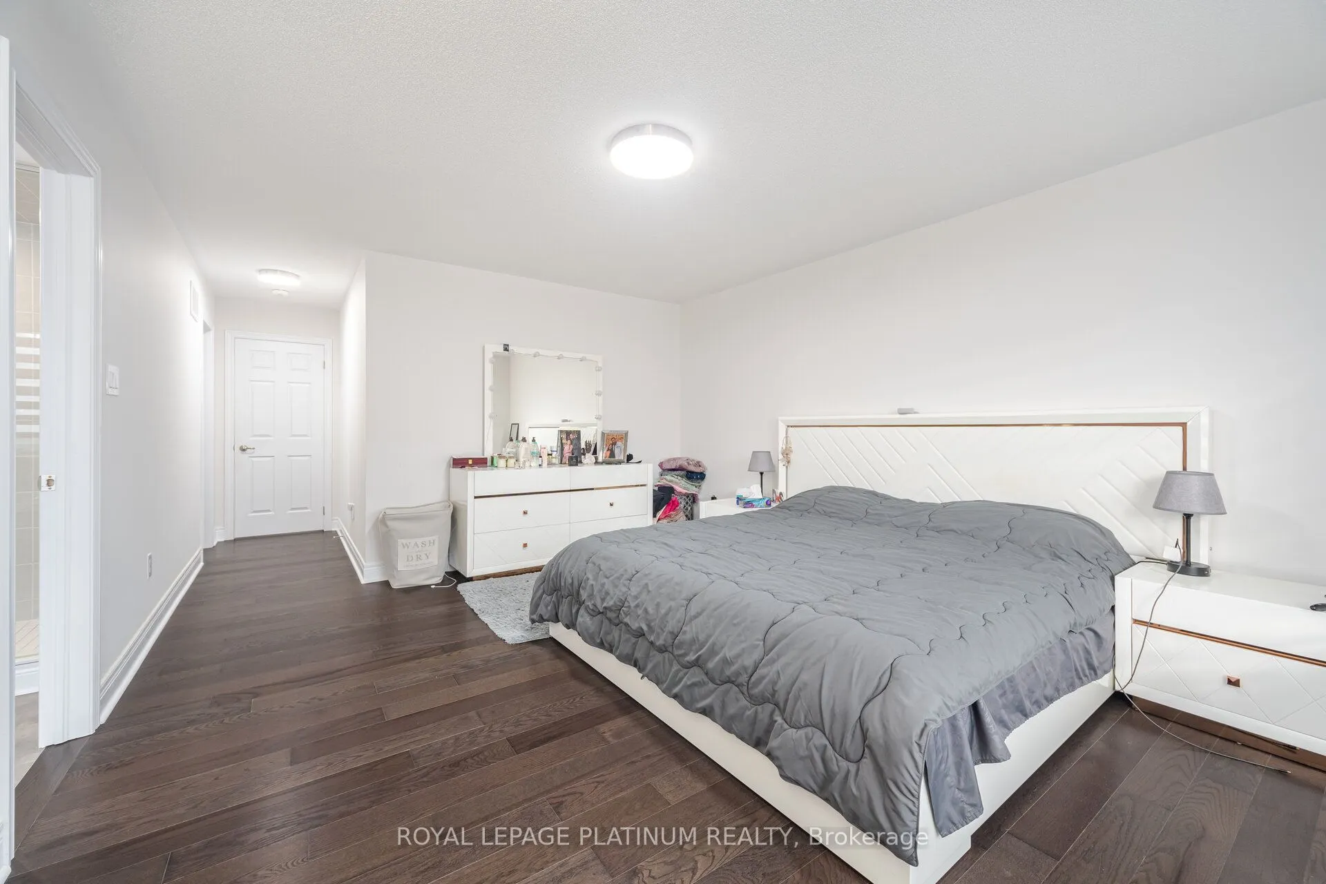 29 Overstone Road