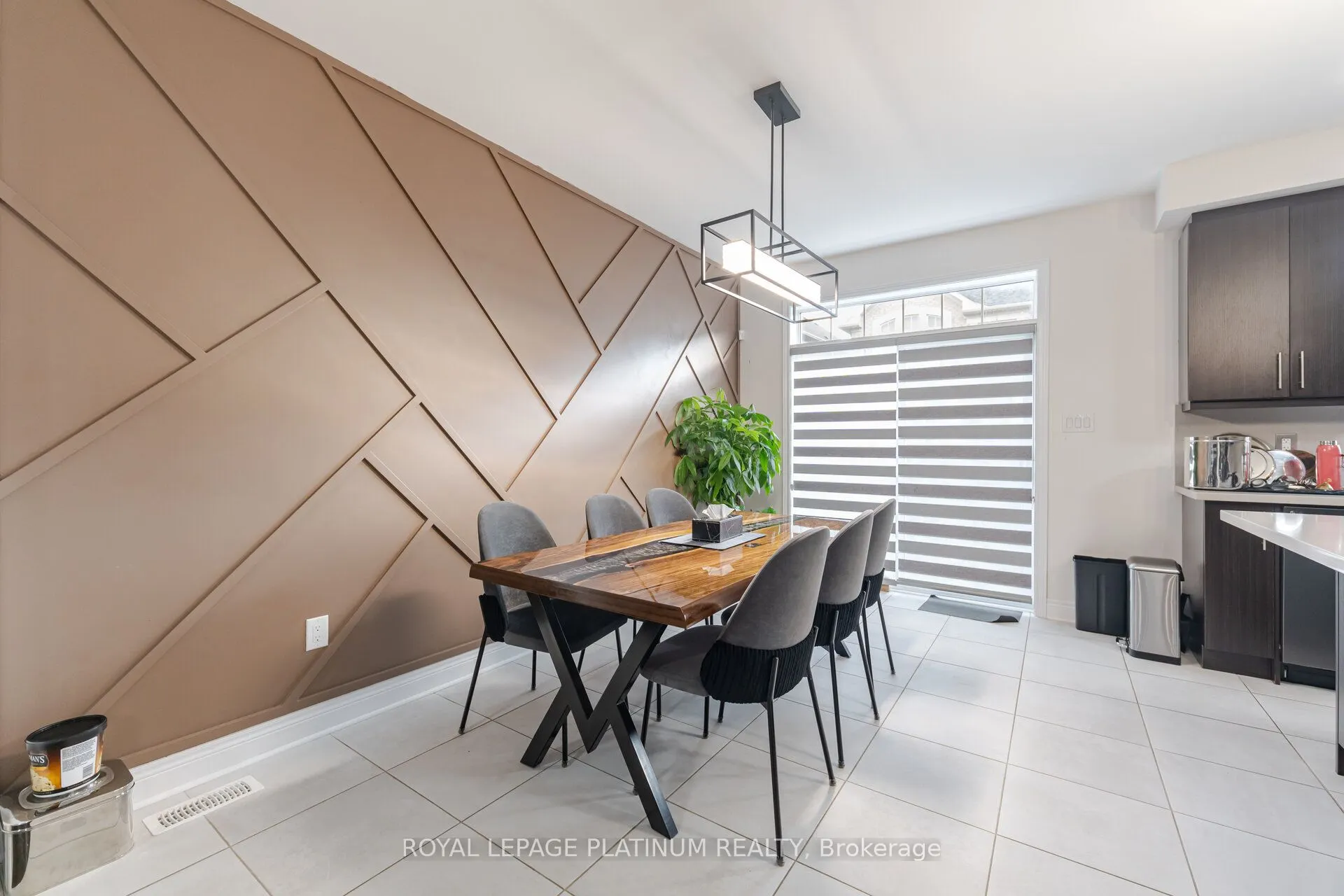 29 Overstone Road