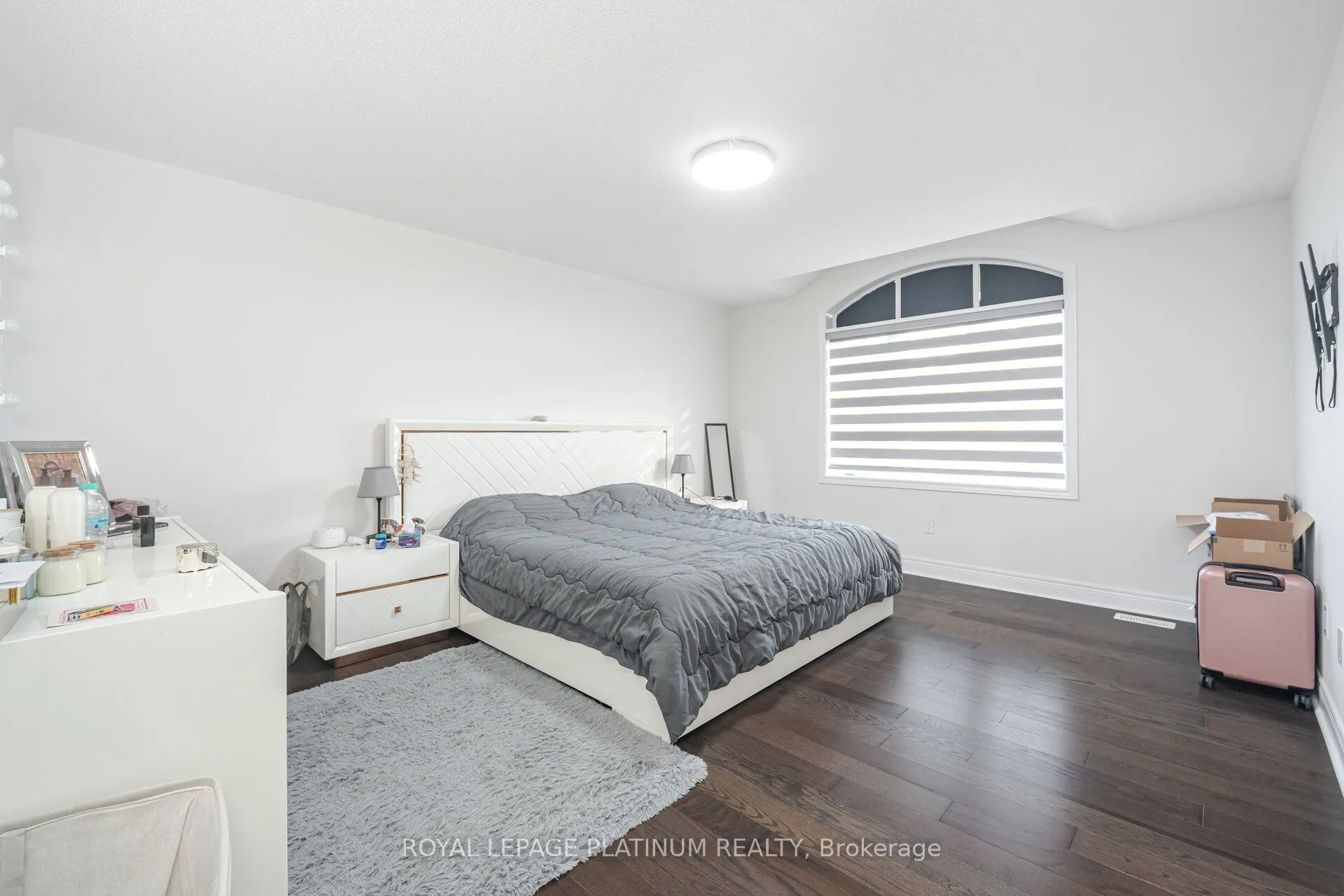 29 Overstone Road