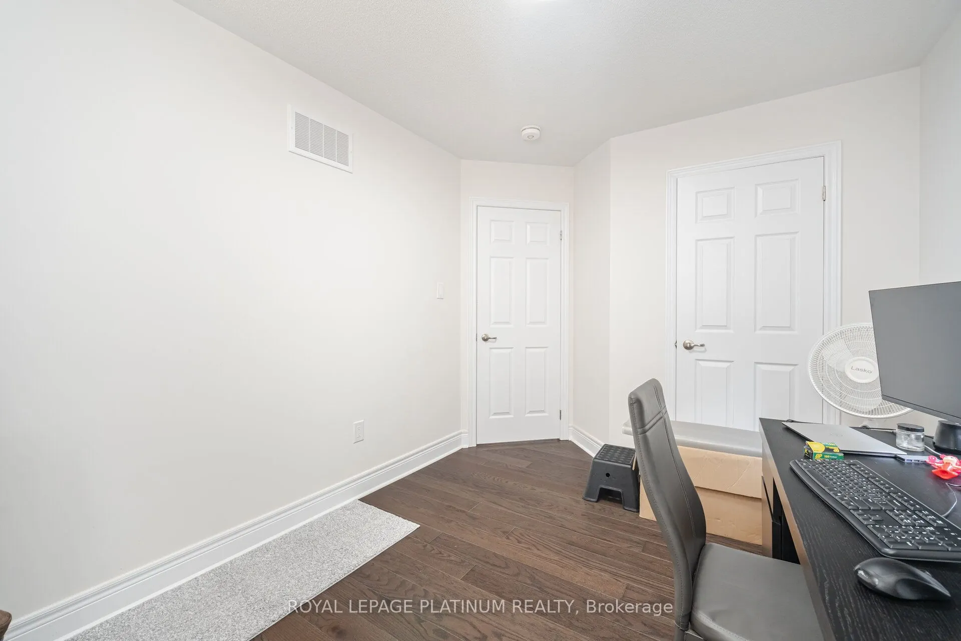 29 Overstone Road