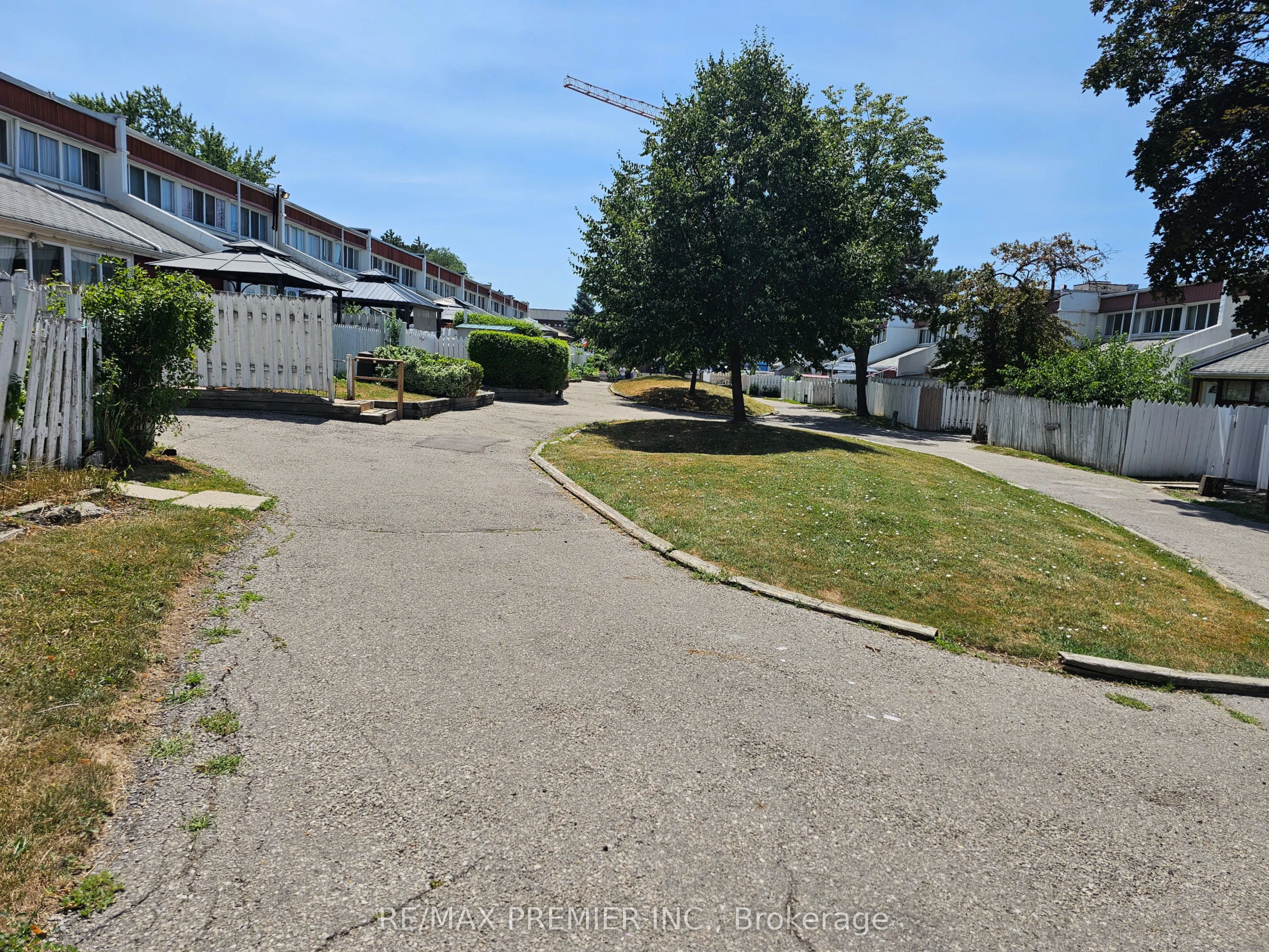 2901 Jane Street, #Unit 15