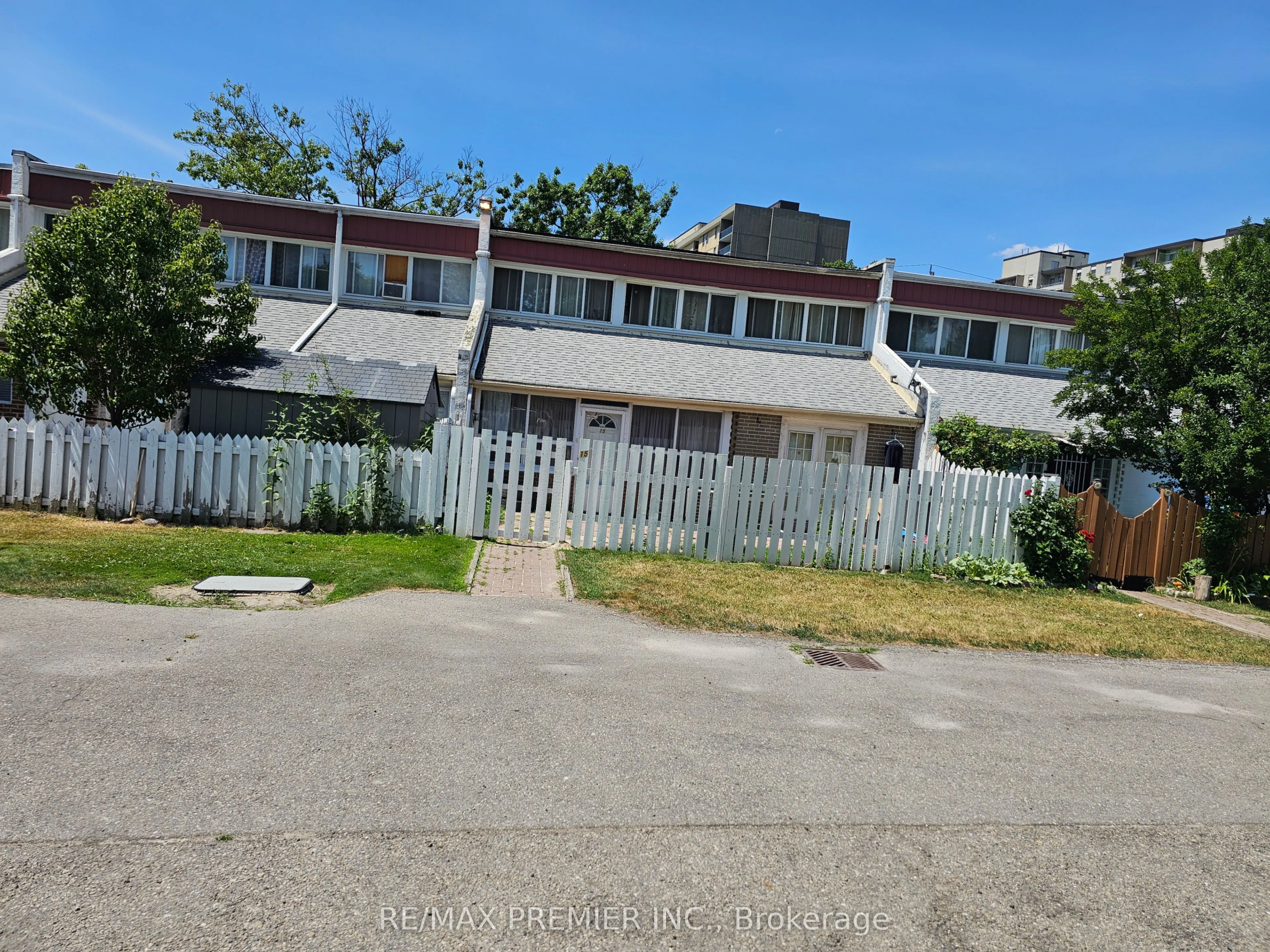 2901 Jane Street, #Unit 15