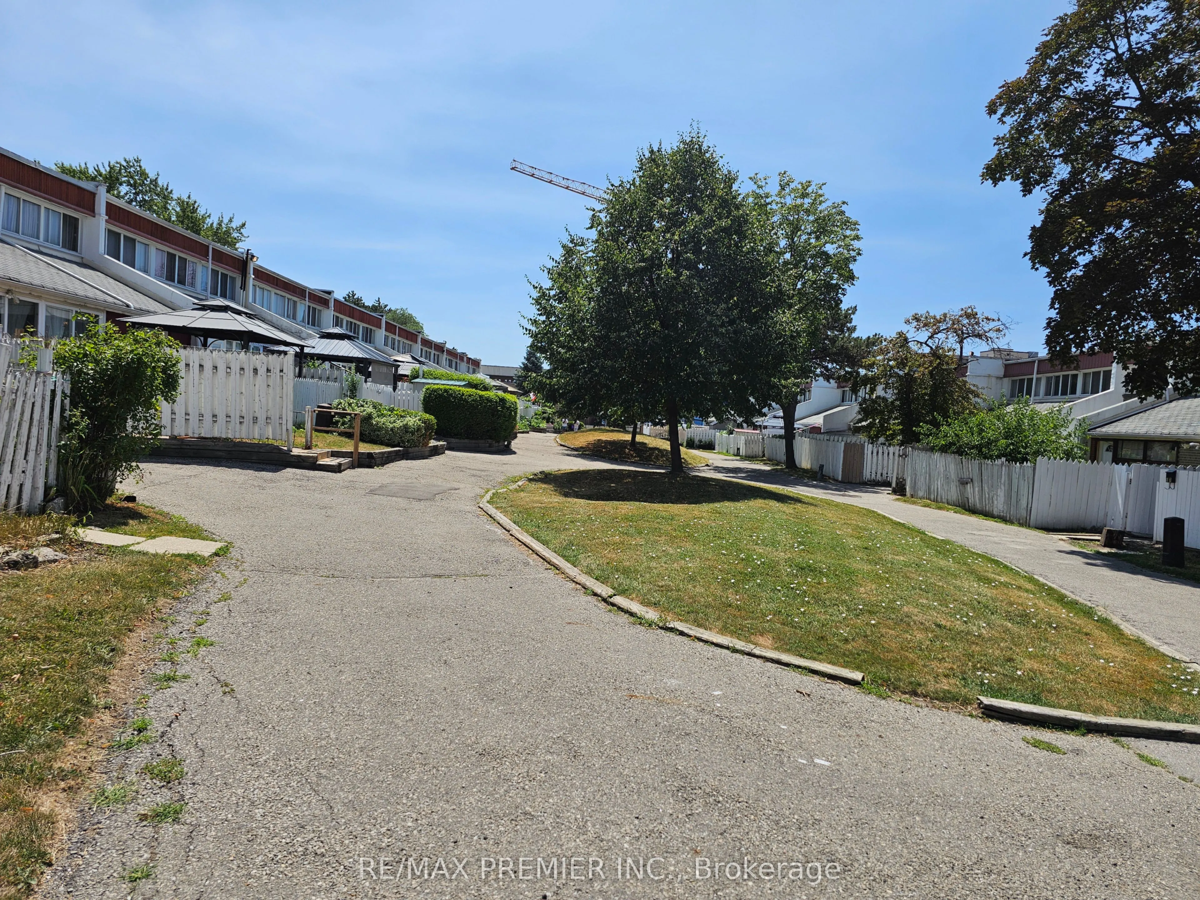 2901 Jane Street, #Unit 15