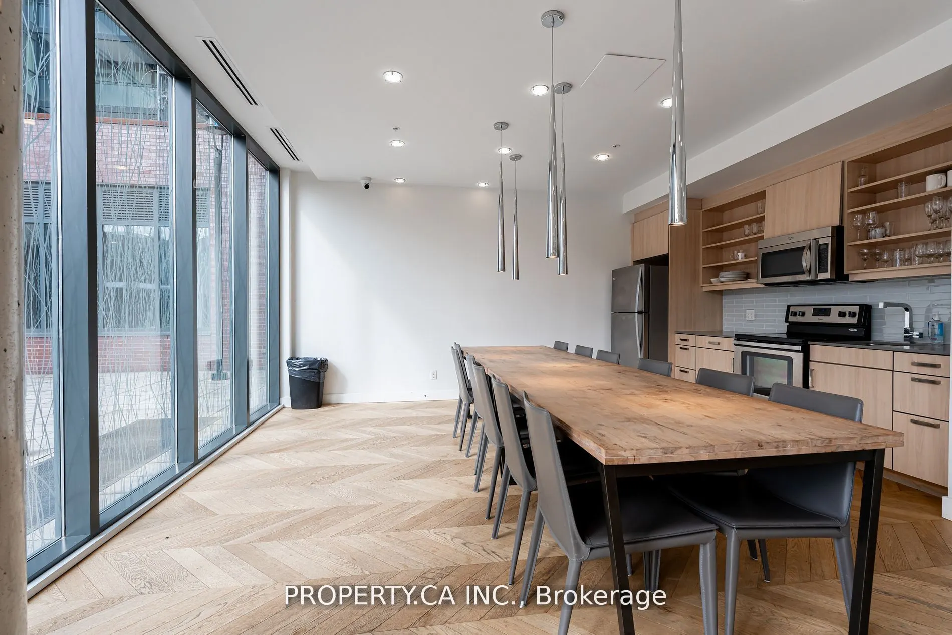 38 Howard Park Avenue, #212