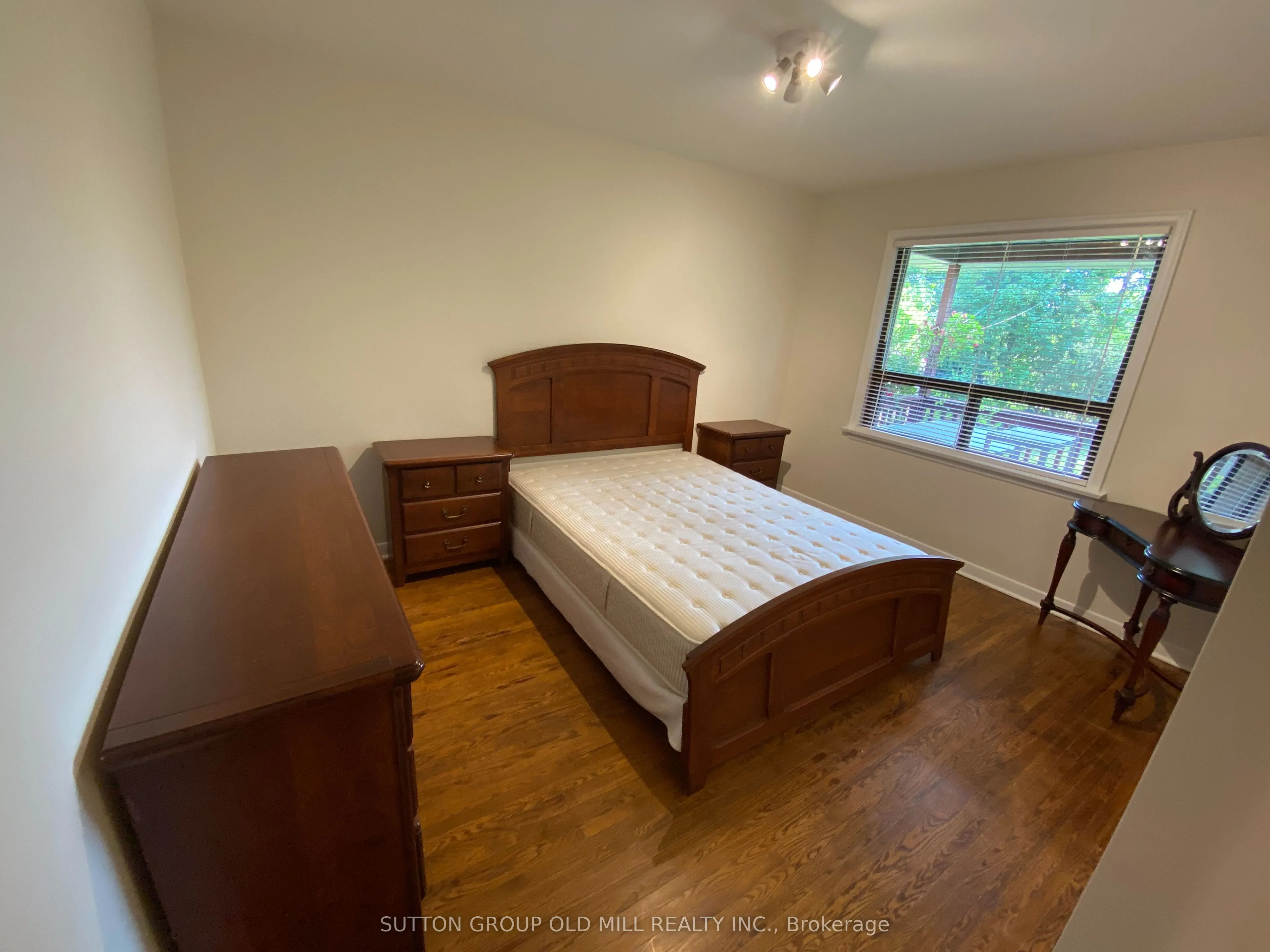 32 Hagersville Court