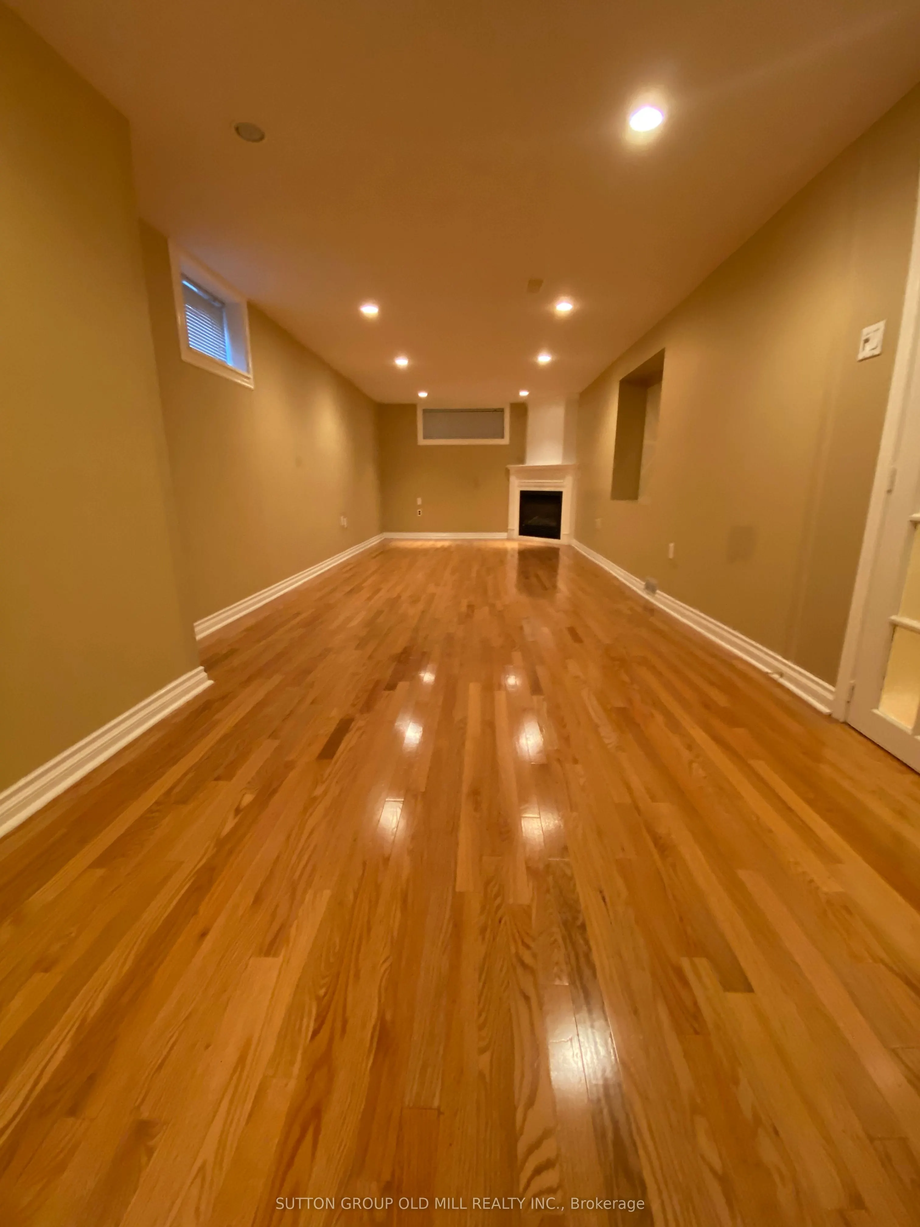 32 Hagersville Court