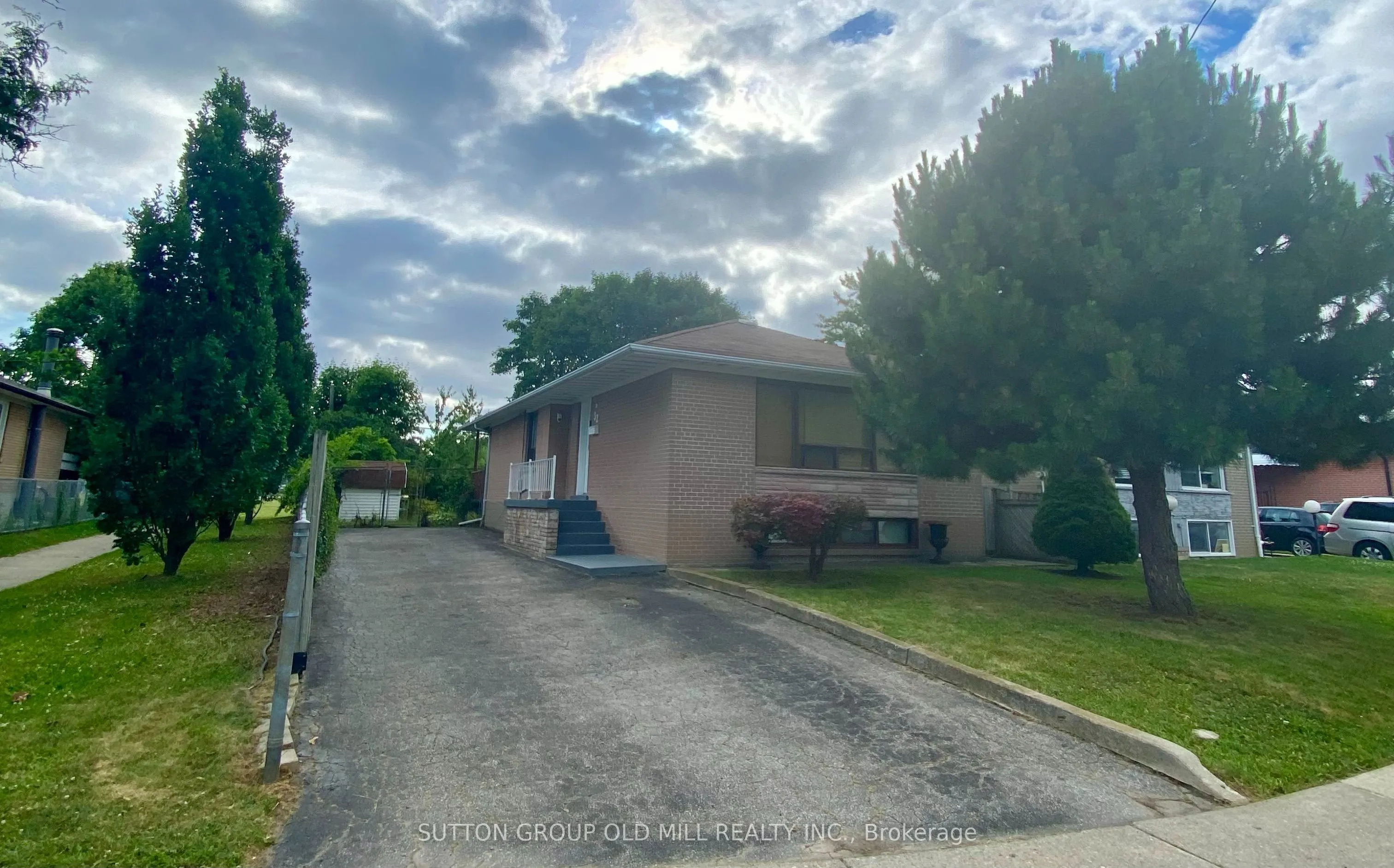 32 Hagersville Court