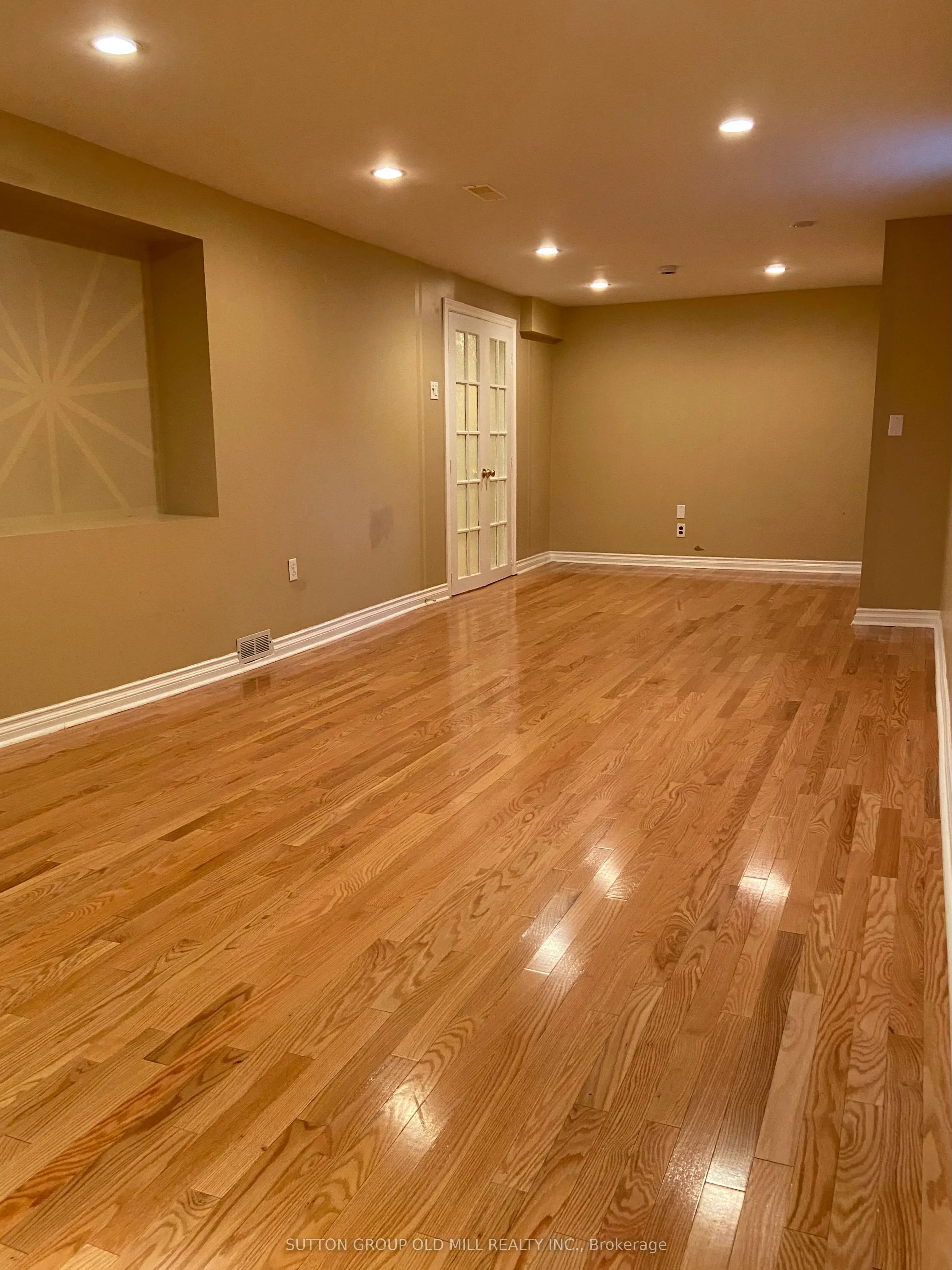 32 Hagersville Court