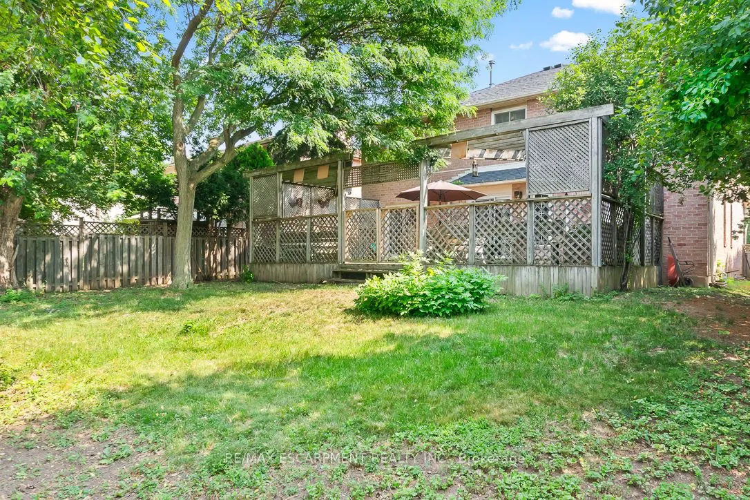 411 Freeman Crescent