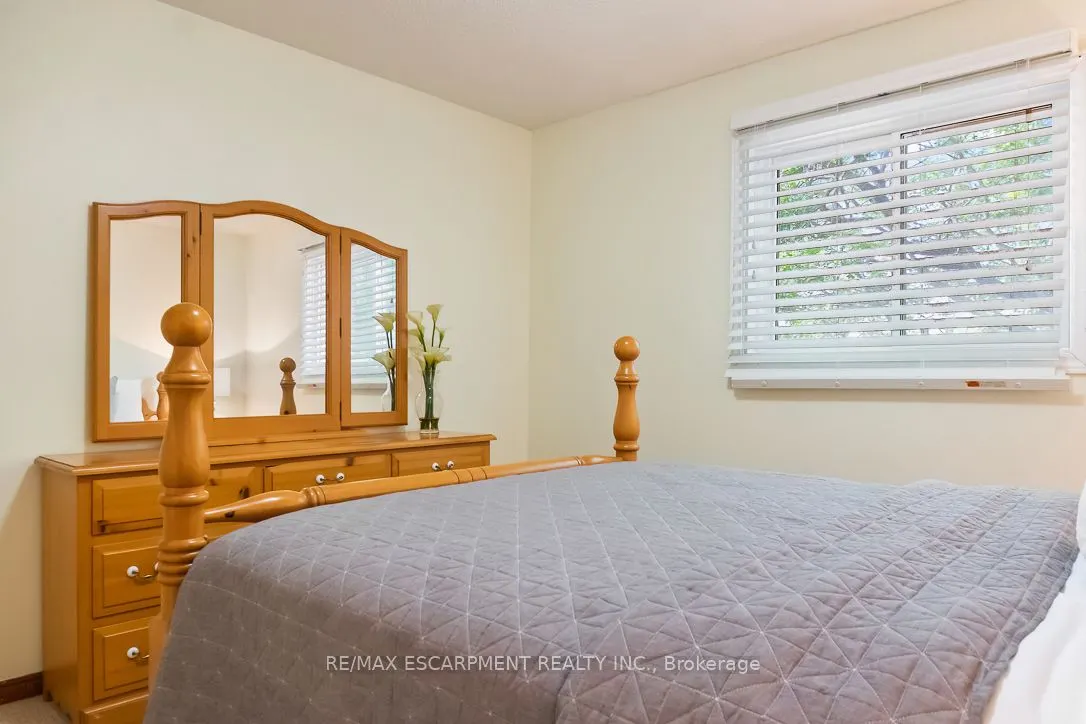 411 Freeman Crescent