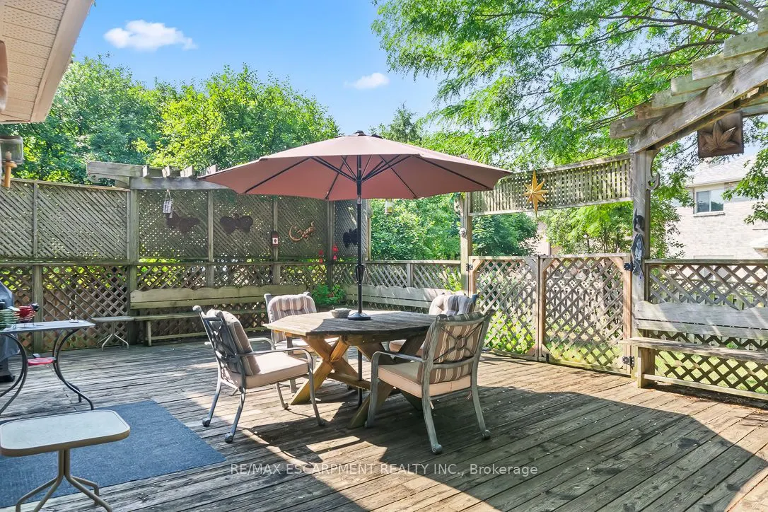 411 Freeman Crescent