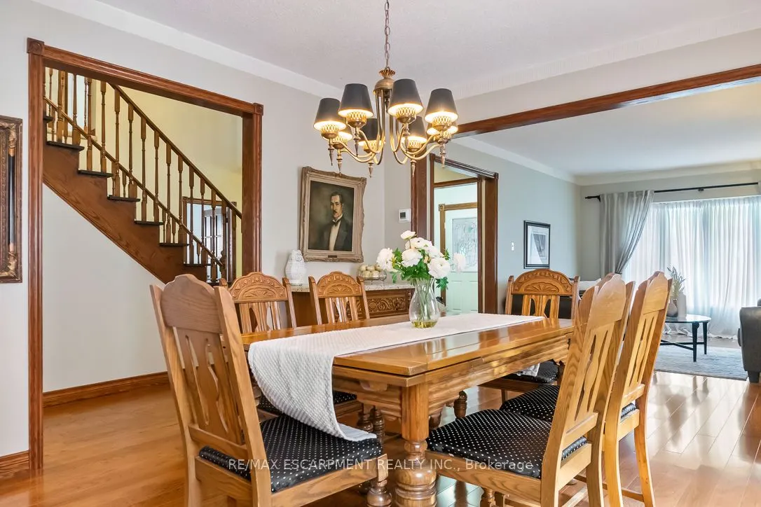 411 Freeman Crescent