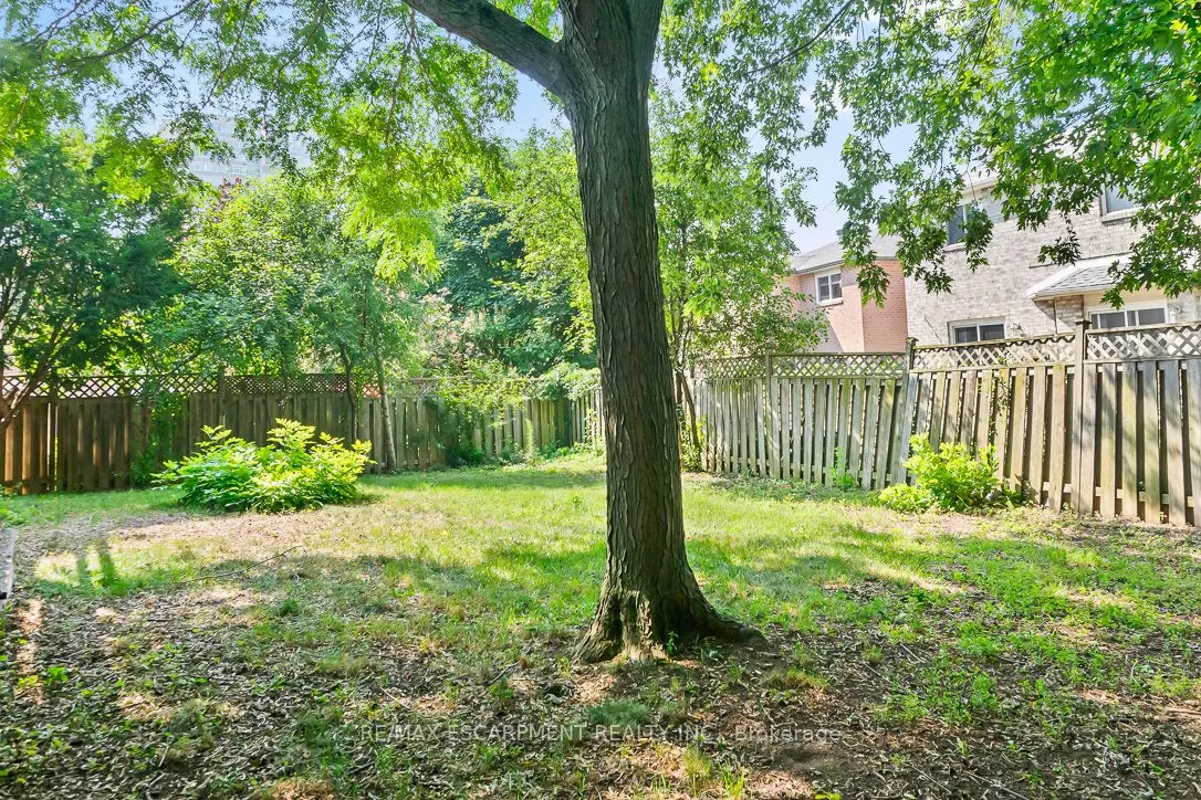 411 Freeman Crescent