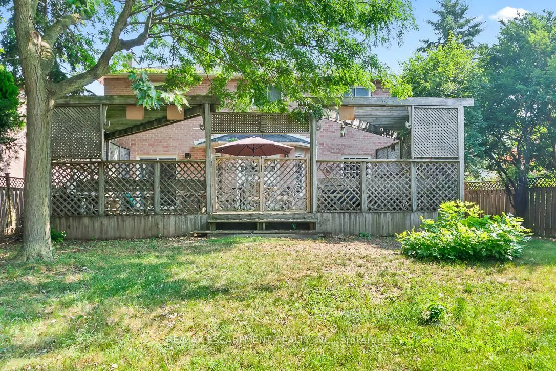 411 Freeman Crescent