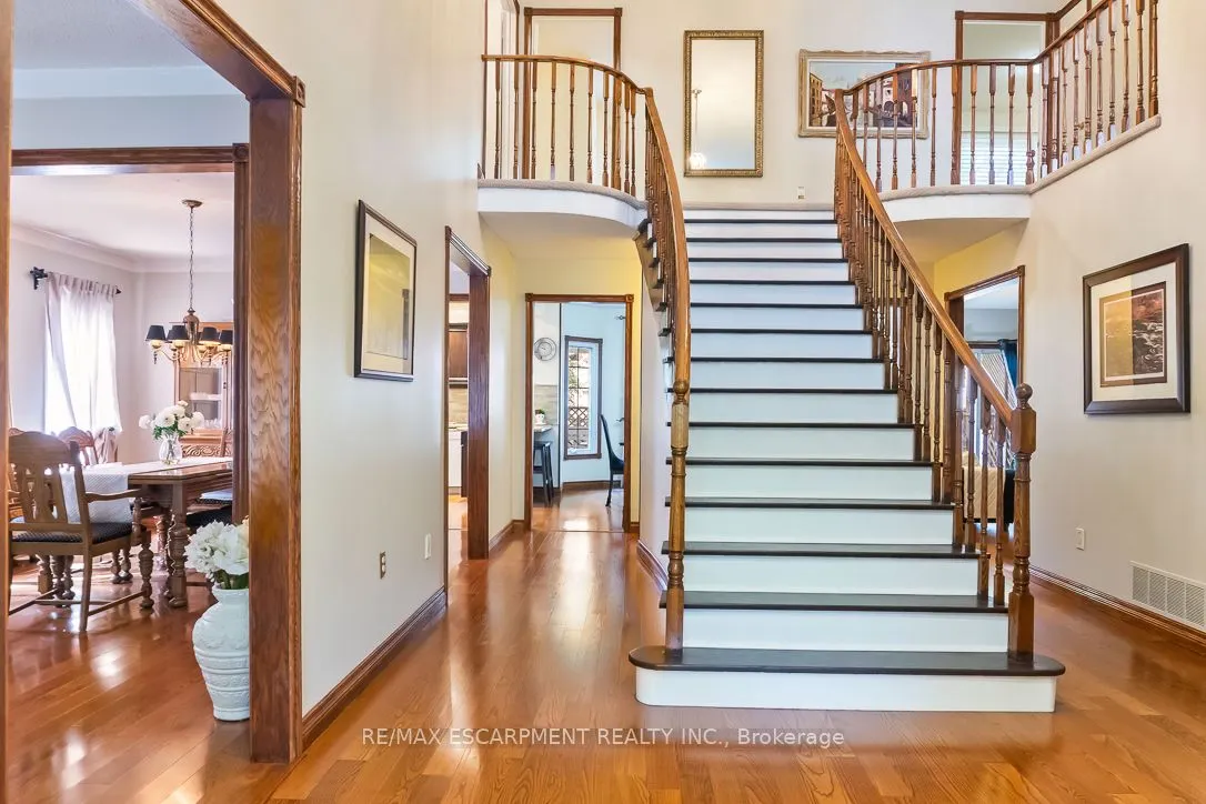 411 Freeman Crescent