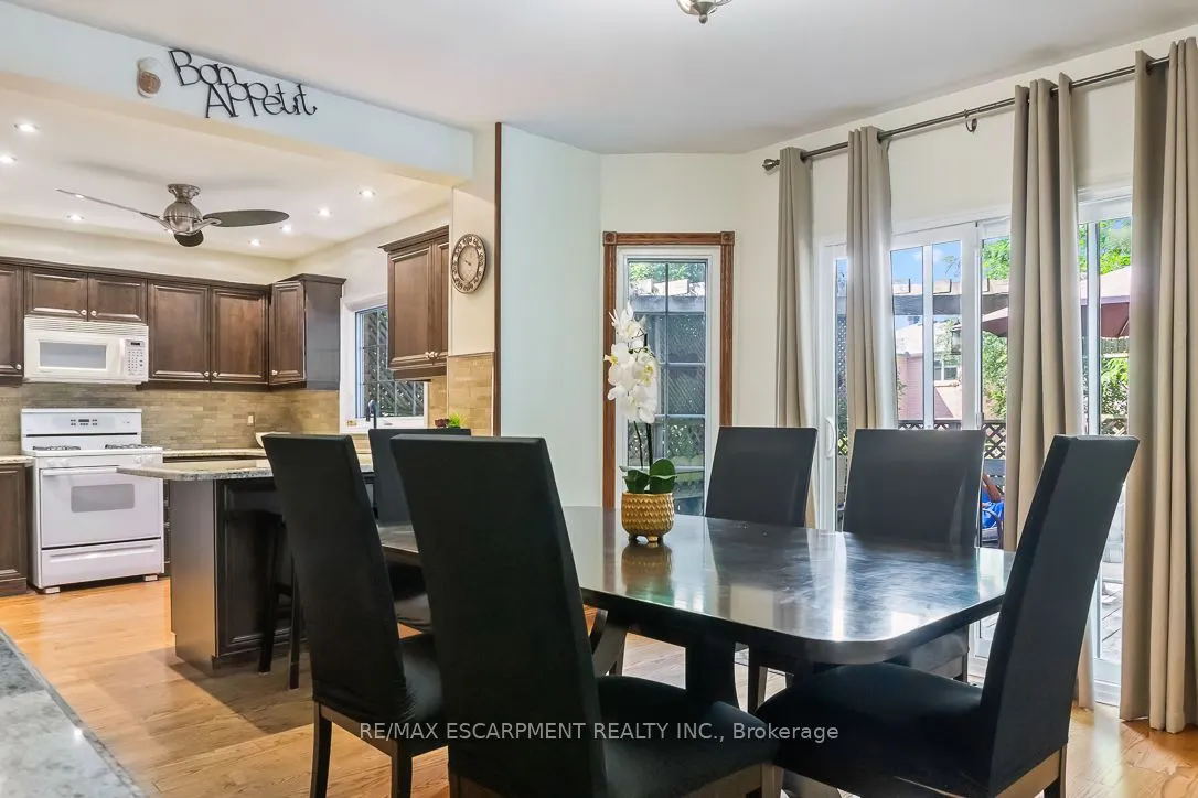 411 Freeman Crescent