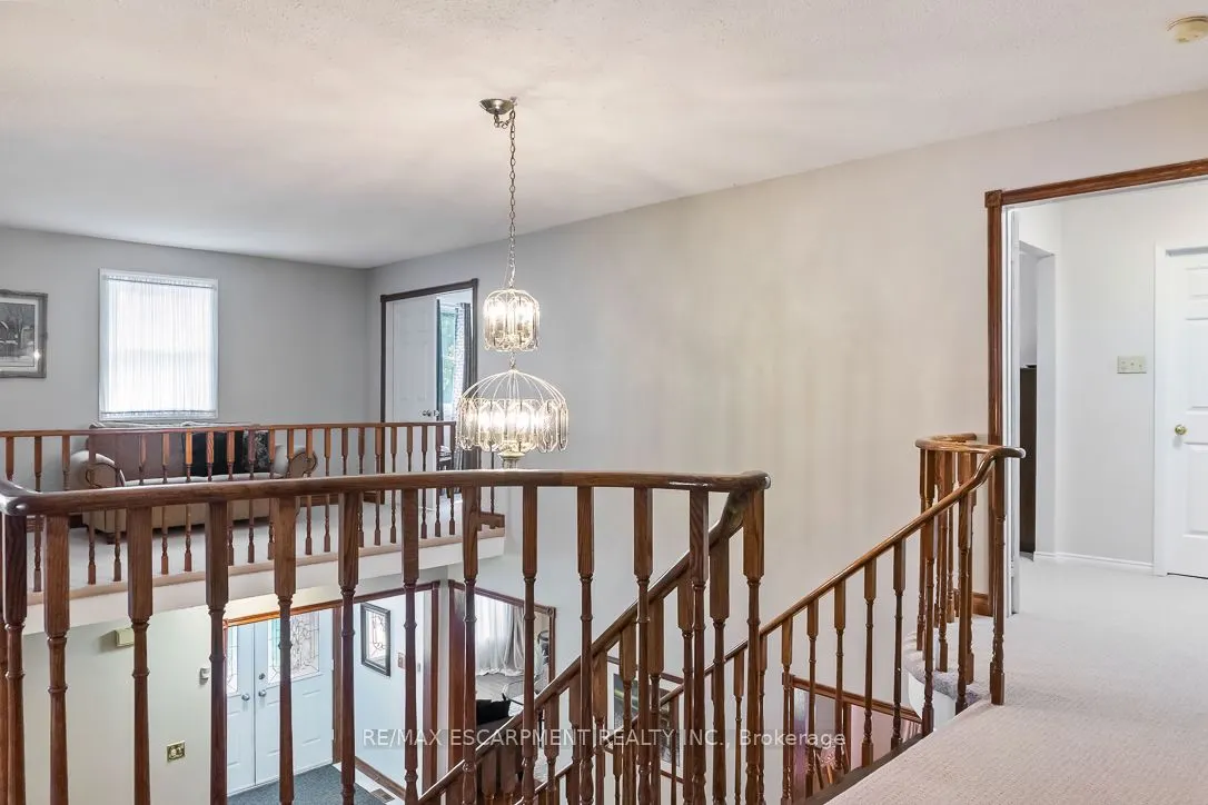 411 Freeman Crescent