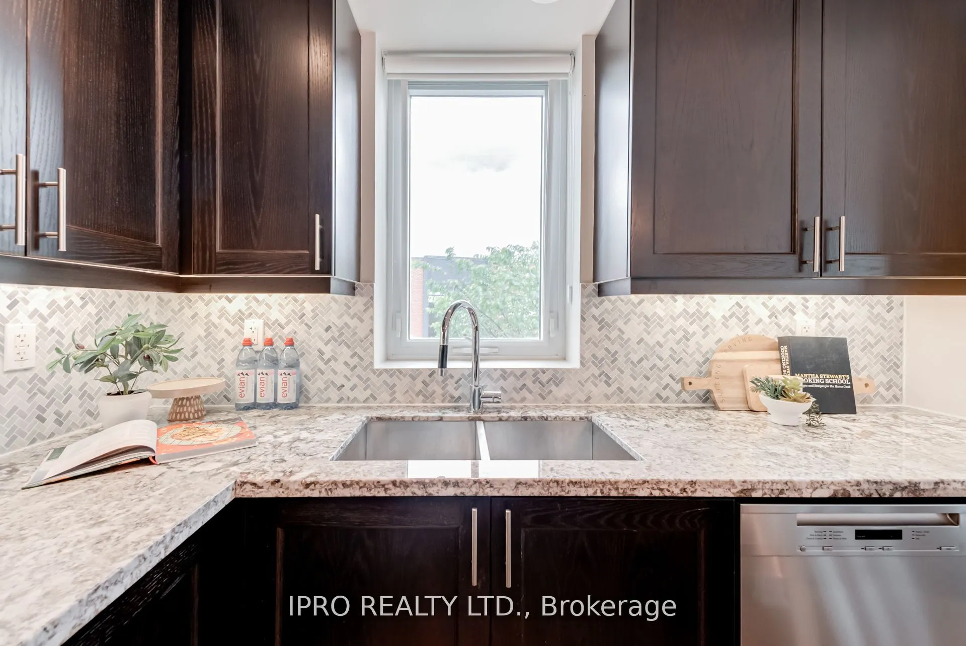15 Sousa Mendes Street, #103