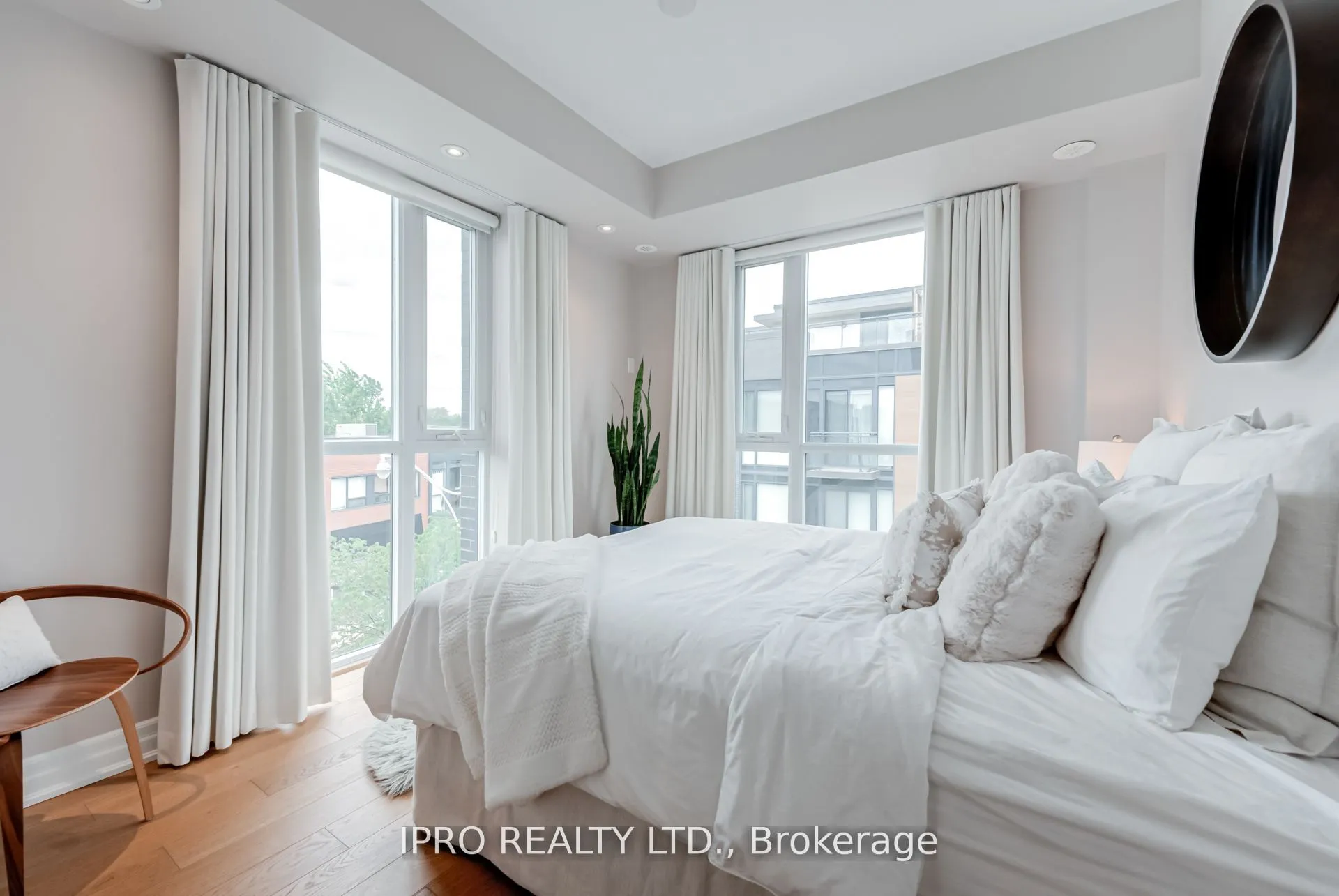 15 Sousa Mendes Street, #103