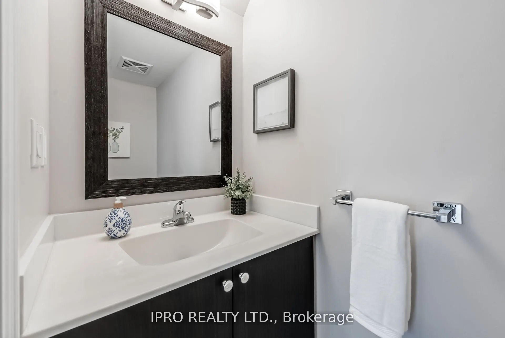 15 Sousa Mendes Street, #103