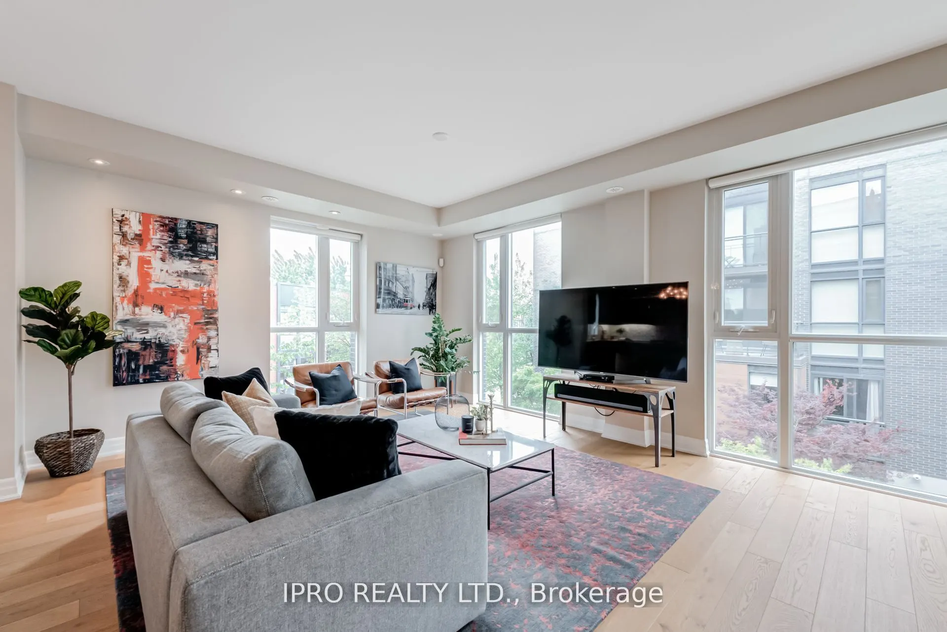 15 Sousa Mendes Street, #103