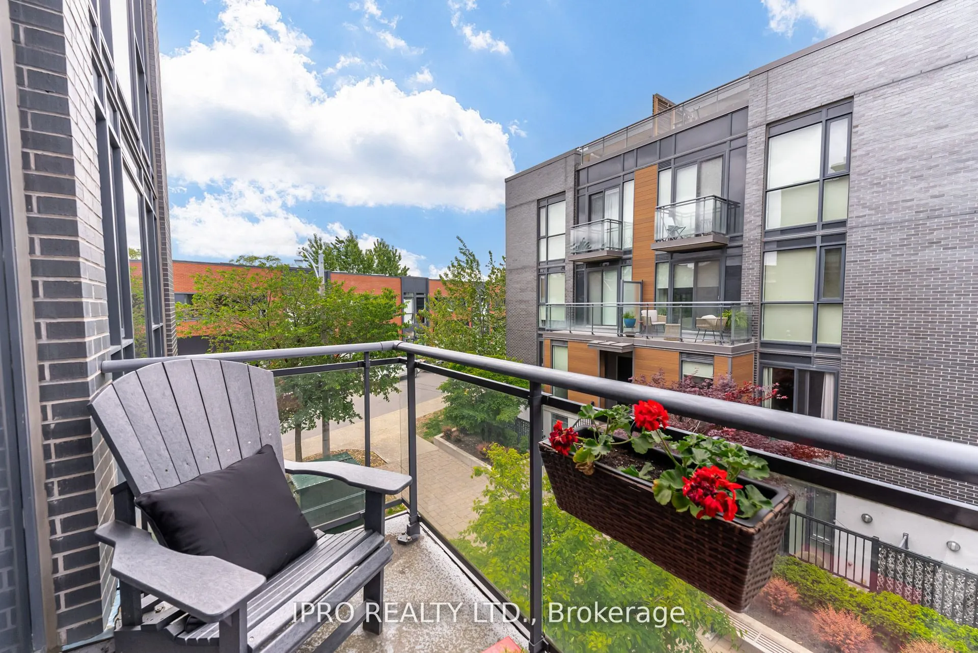 15 Sousa Mendes Street, #103