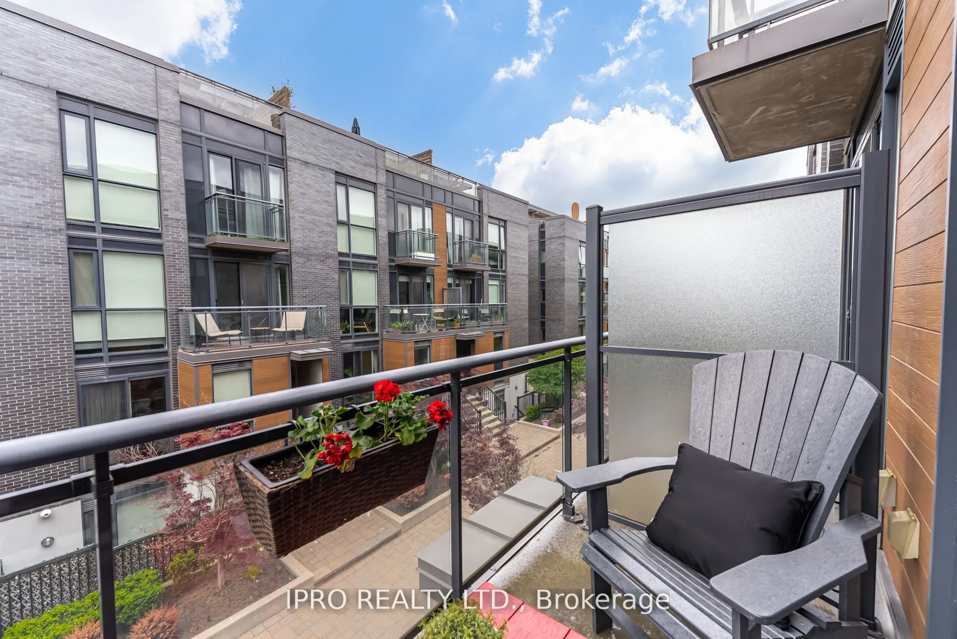 15 Sousa Mendes Street, #103