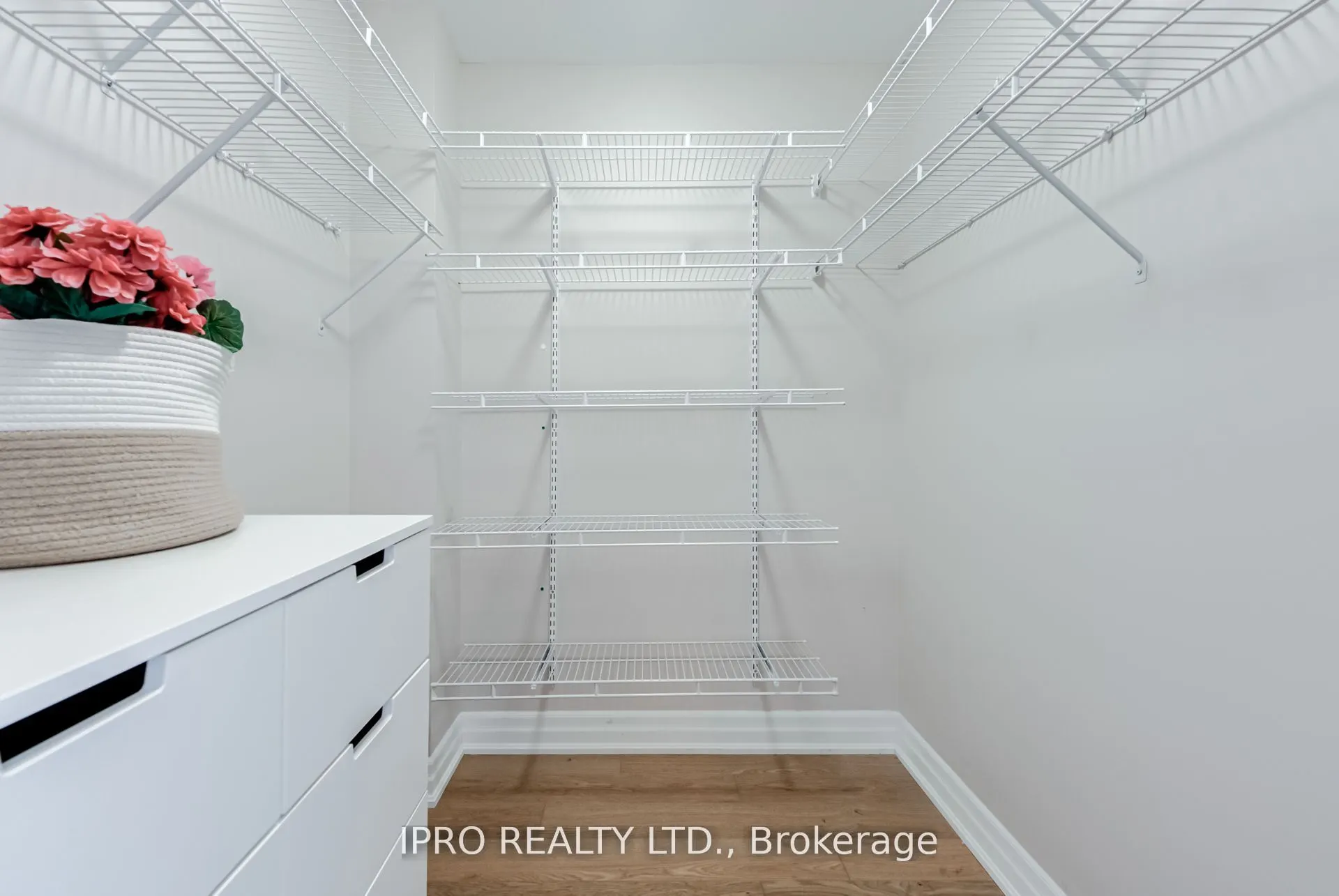 15 Sousa Mendes Street, #103