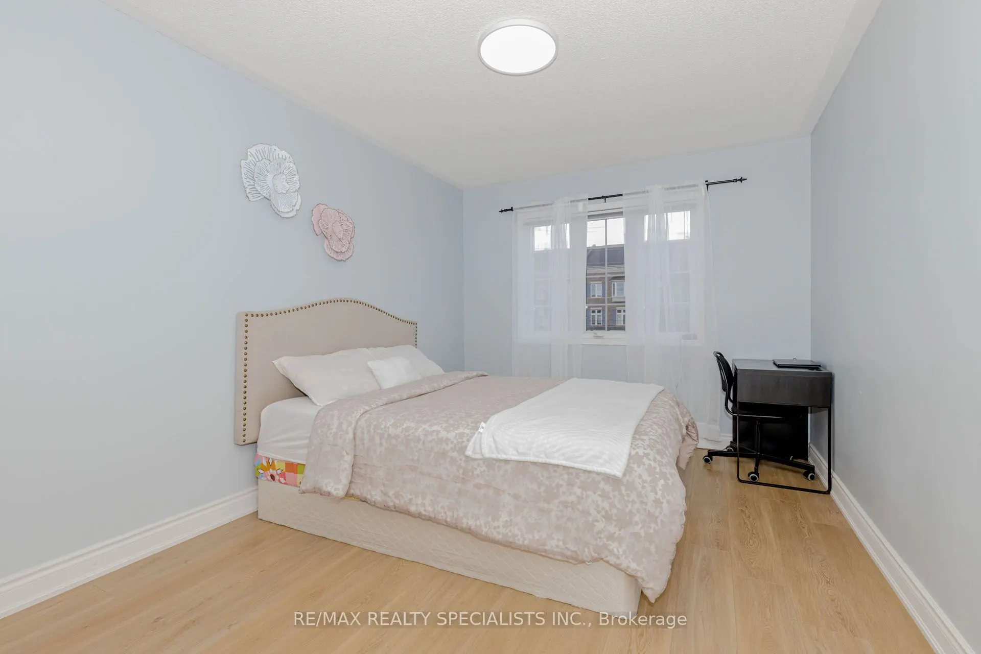 1242 Mowat Lane