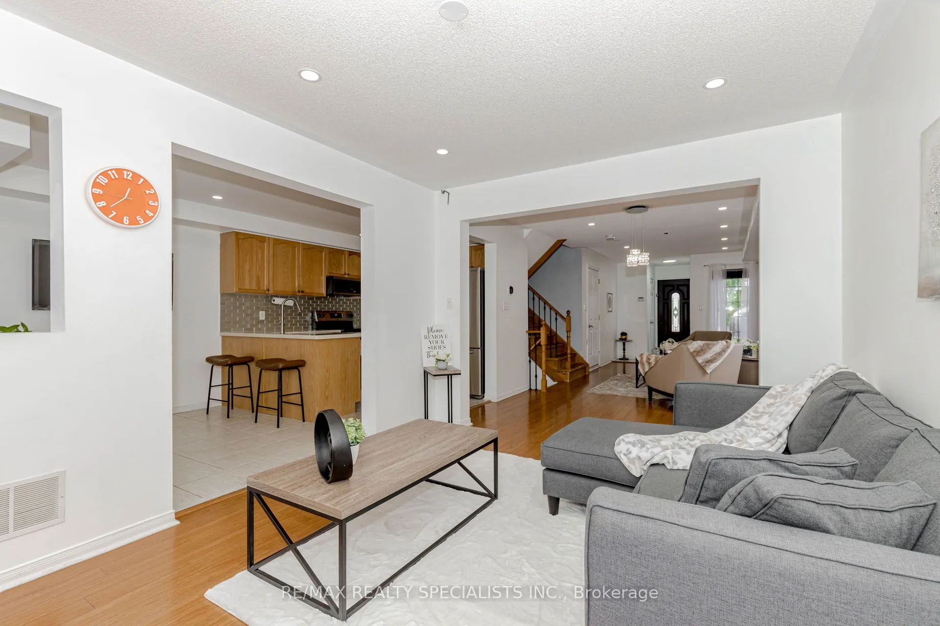 1242 Mowat Lane