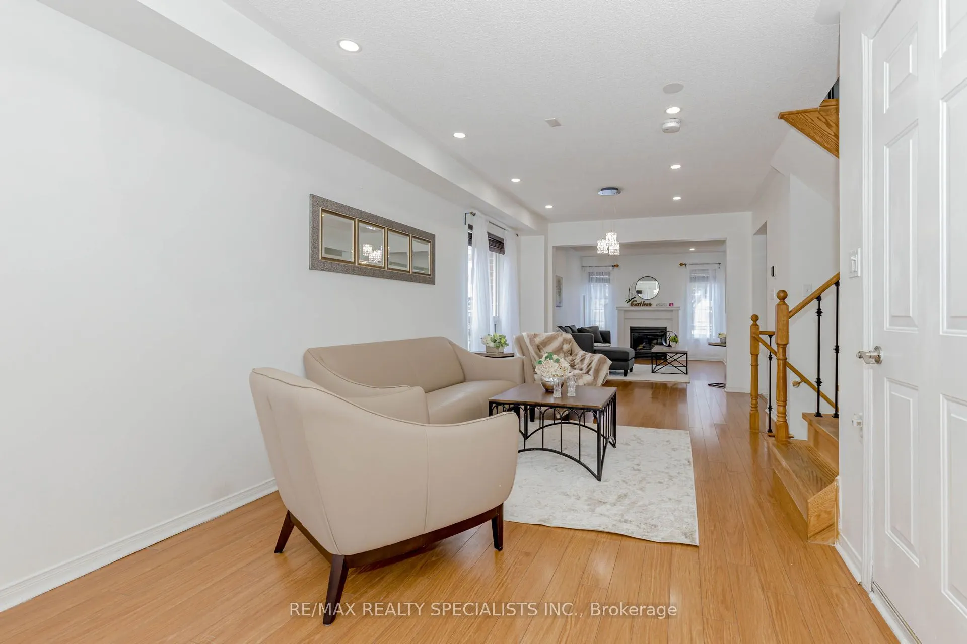 1242 Mowat Lane