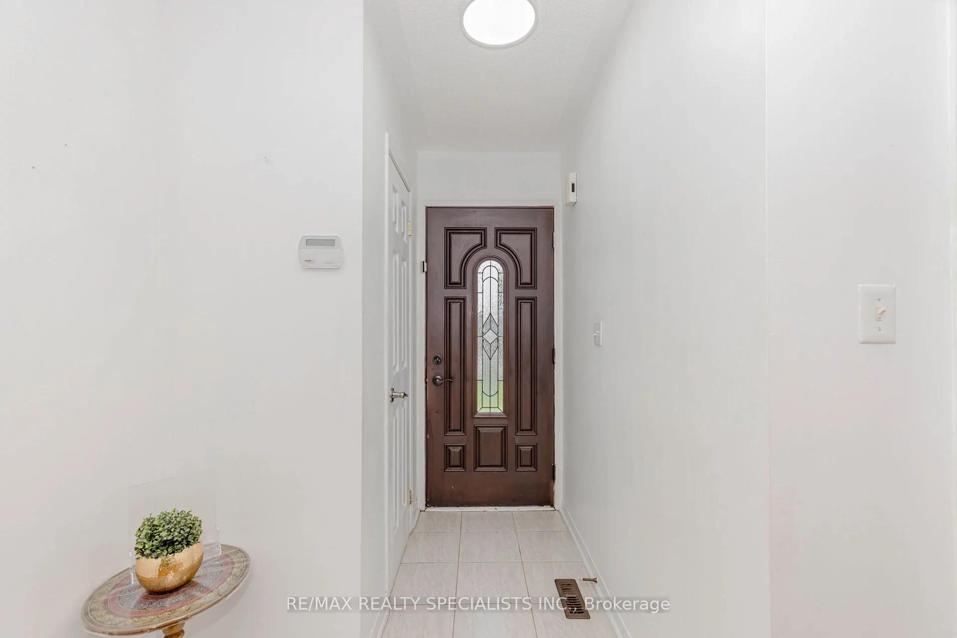 1242 Mowat Lane
