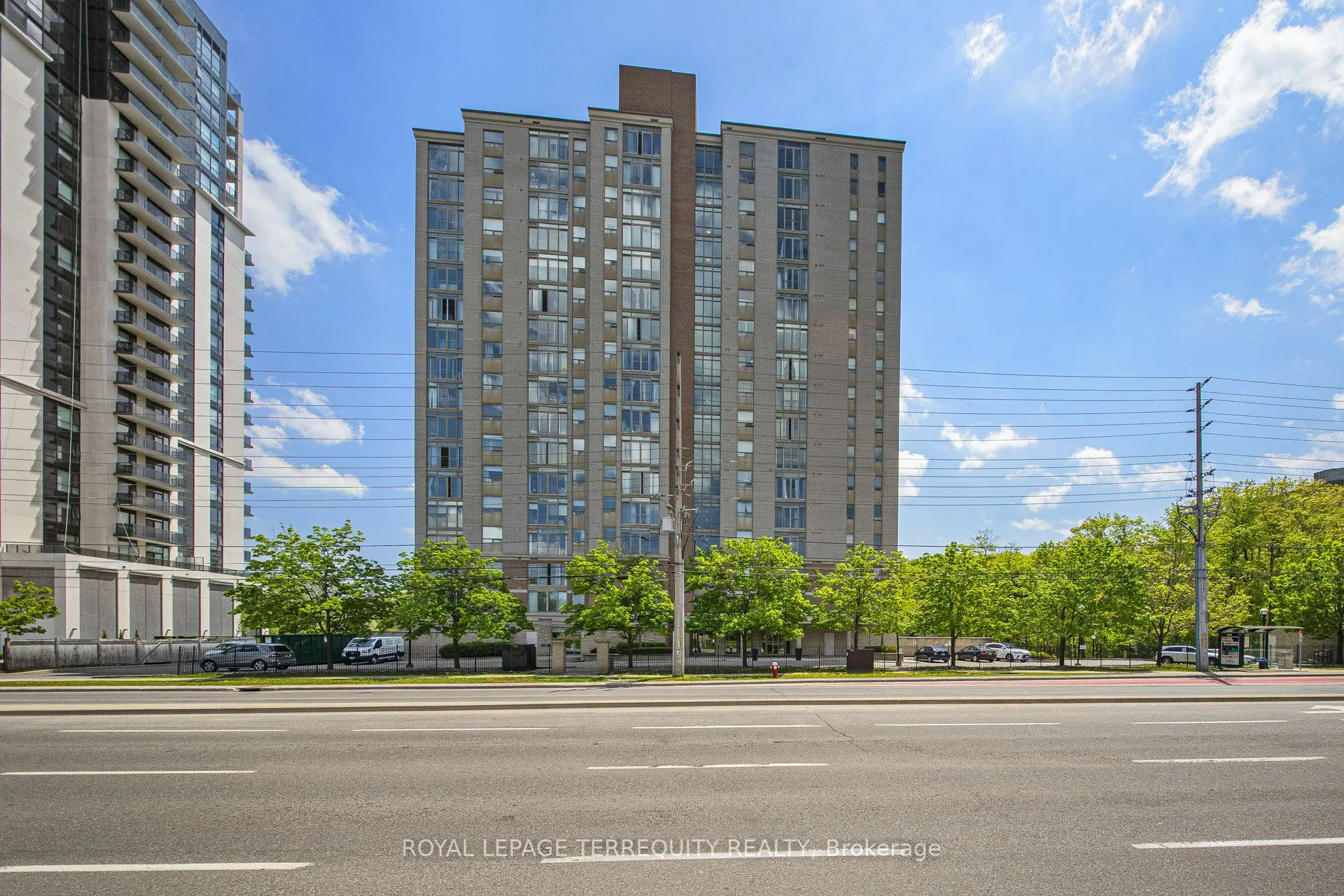 200 Burnhamthorpe Road E, #402