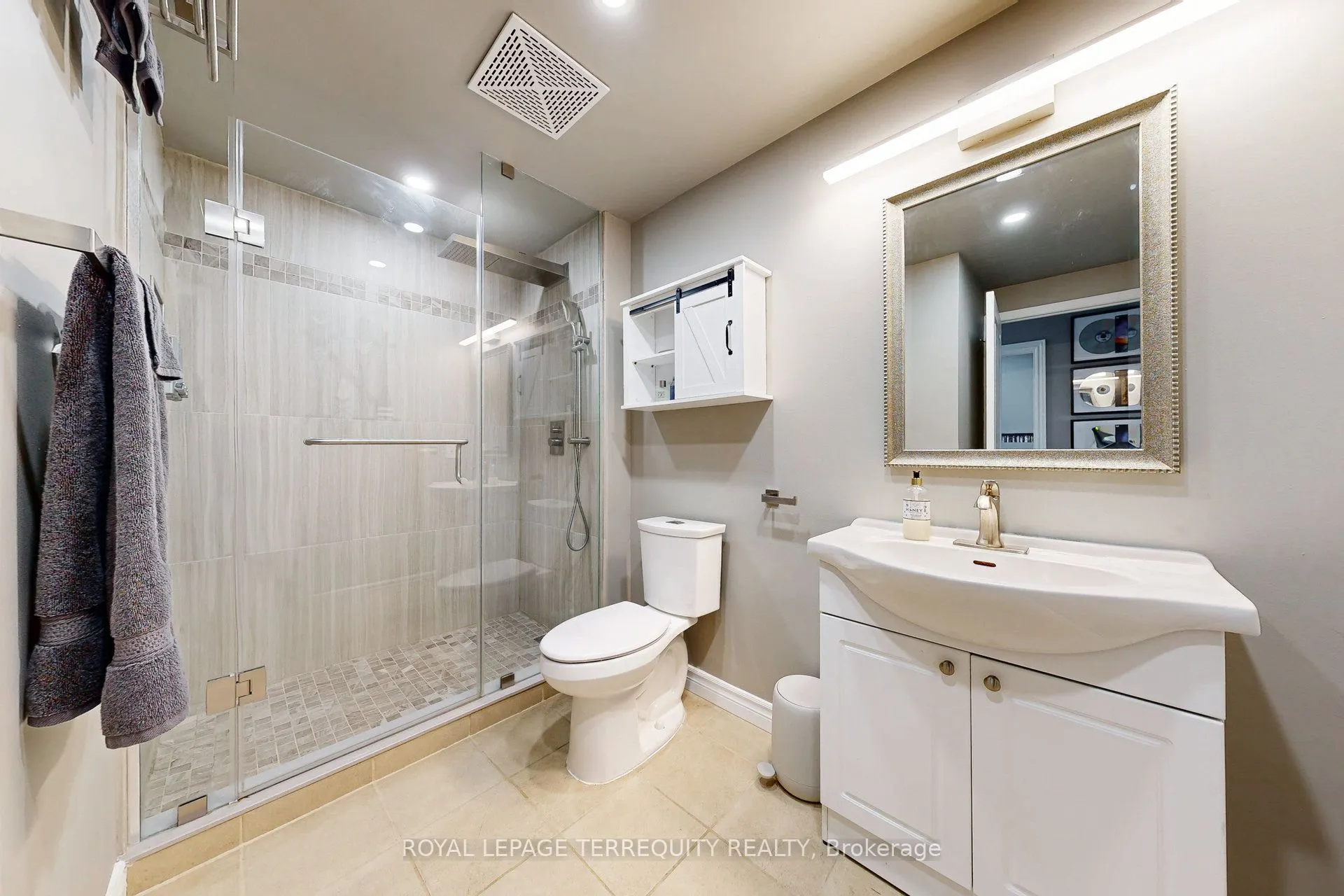 200 Burnhamthorpe Road E, #402